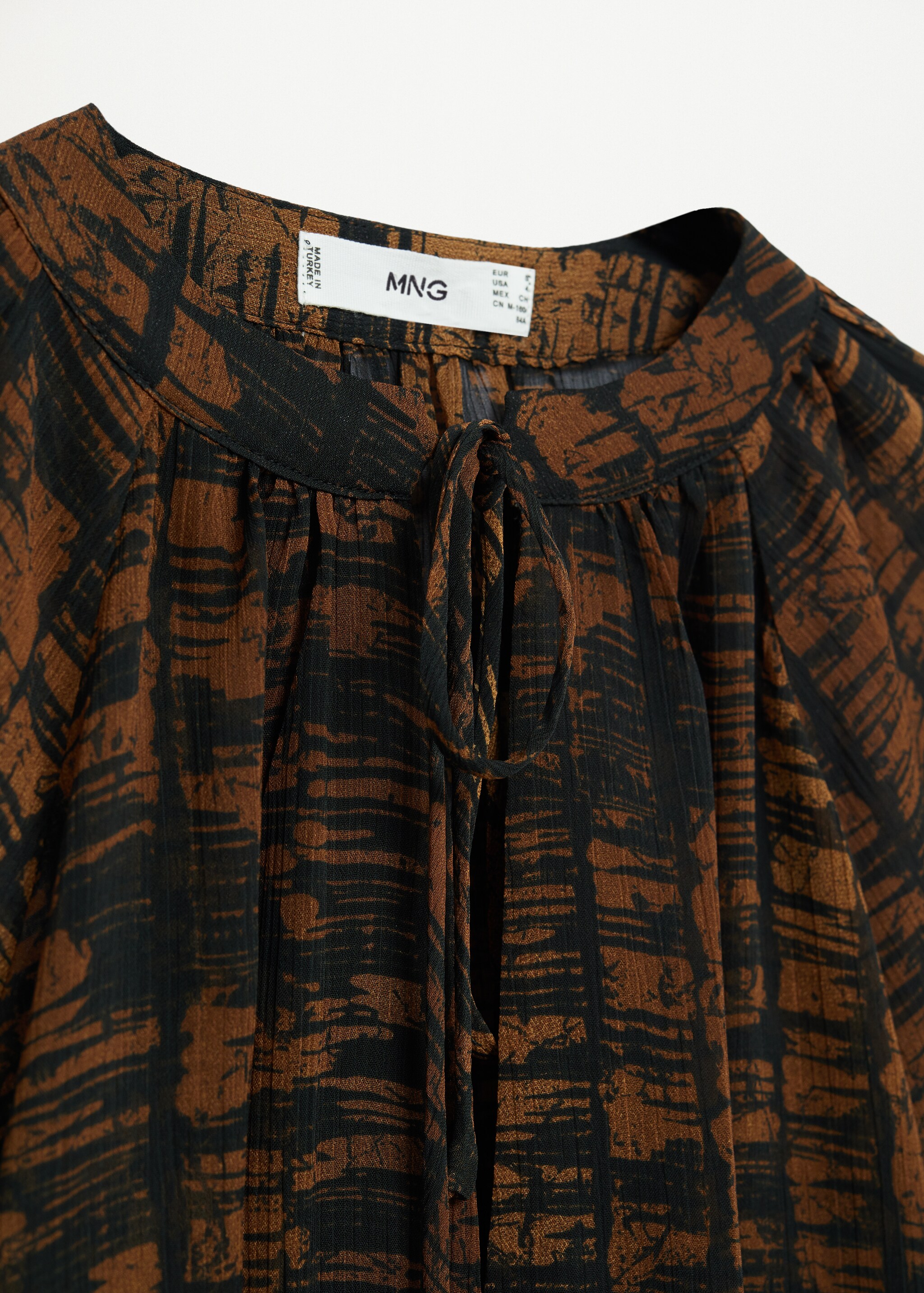 Blusa plisada estampada - Detalle del artículo 8