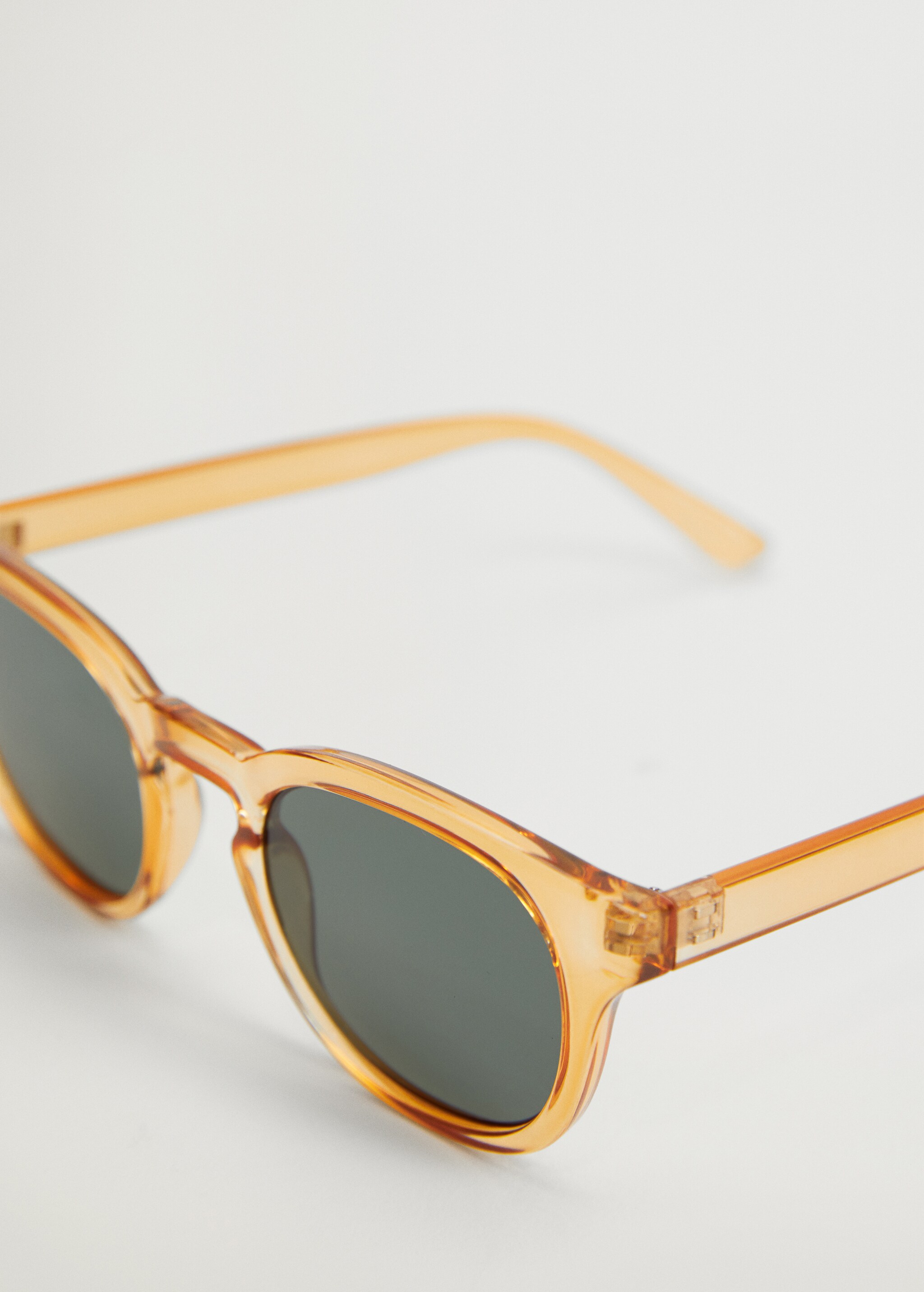 Gafas de sol redondas - Plano medio