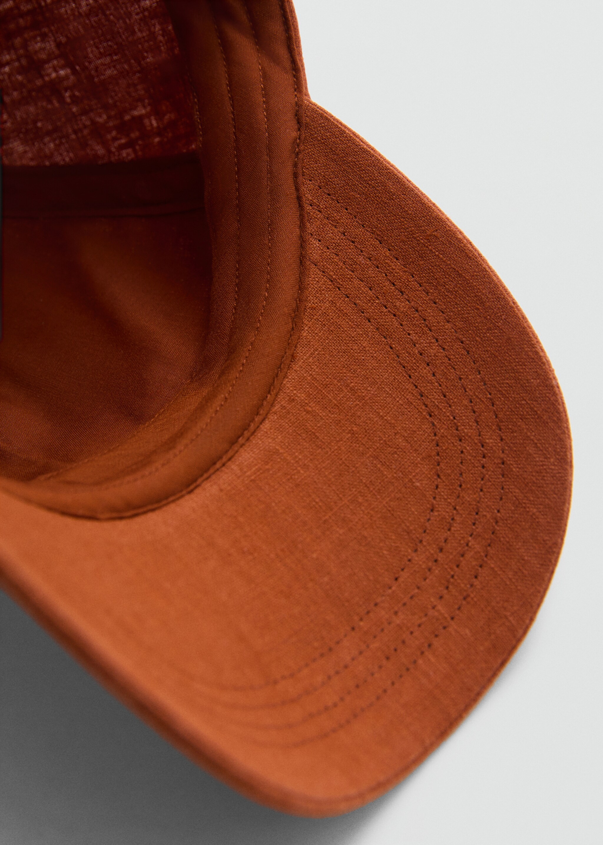 Embroidered message cap - Details of the article 2