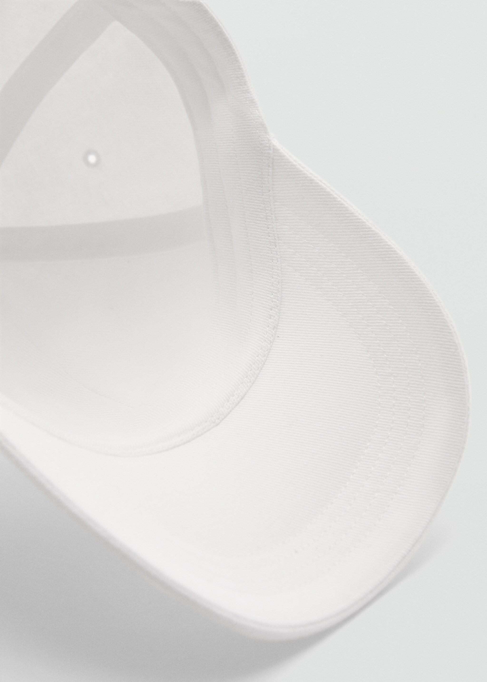 Embroidered message cap - Details of the article 2