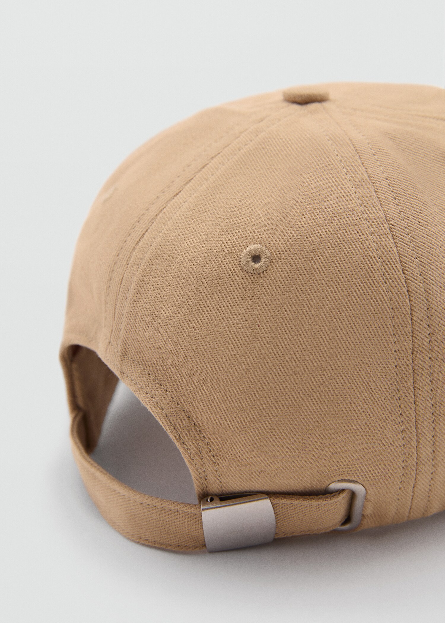 Embroidered message cap - Details of the article 1