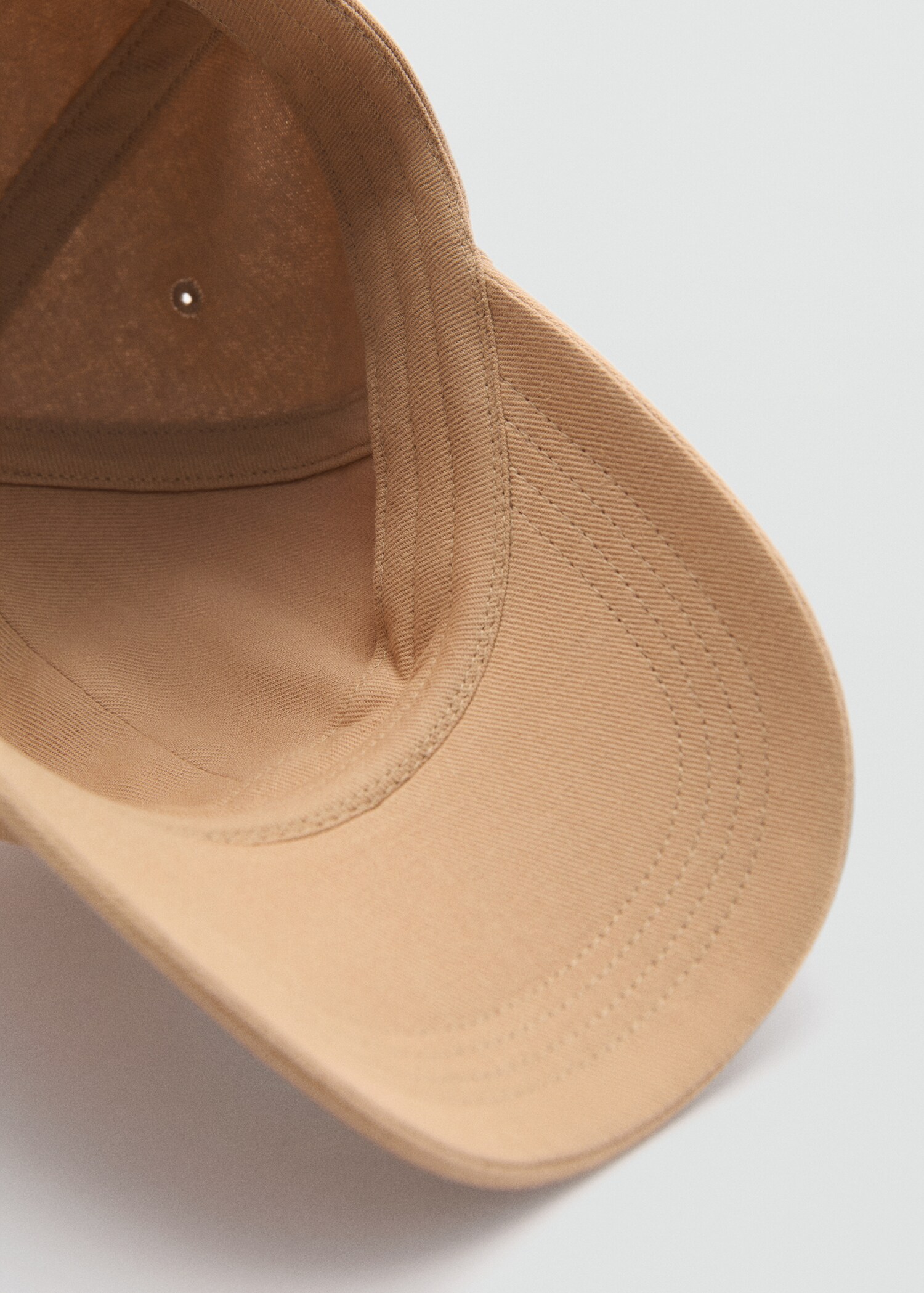 Embroidered message cap - Details of the article 2