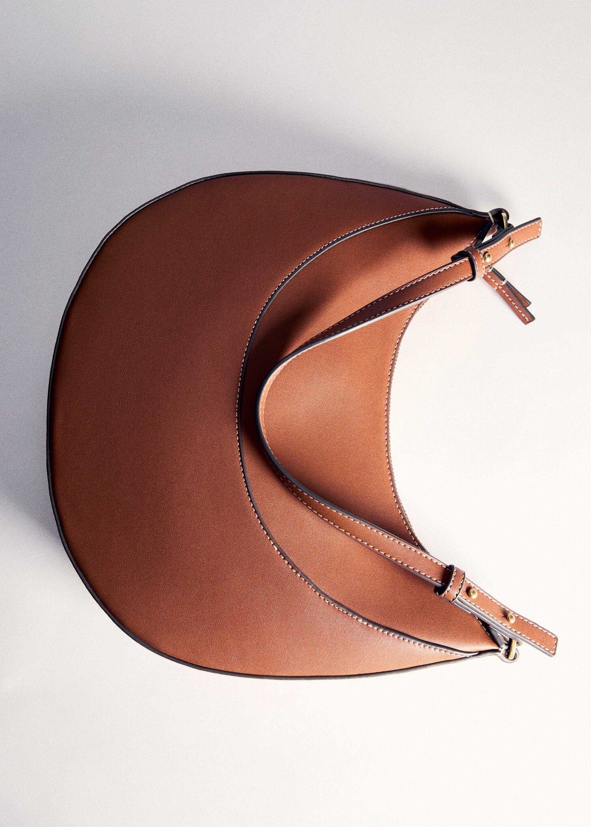 Short-handle shoulder bag - Details of the article 5, Leather. Ref: 77020324-00.