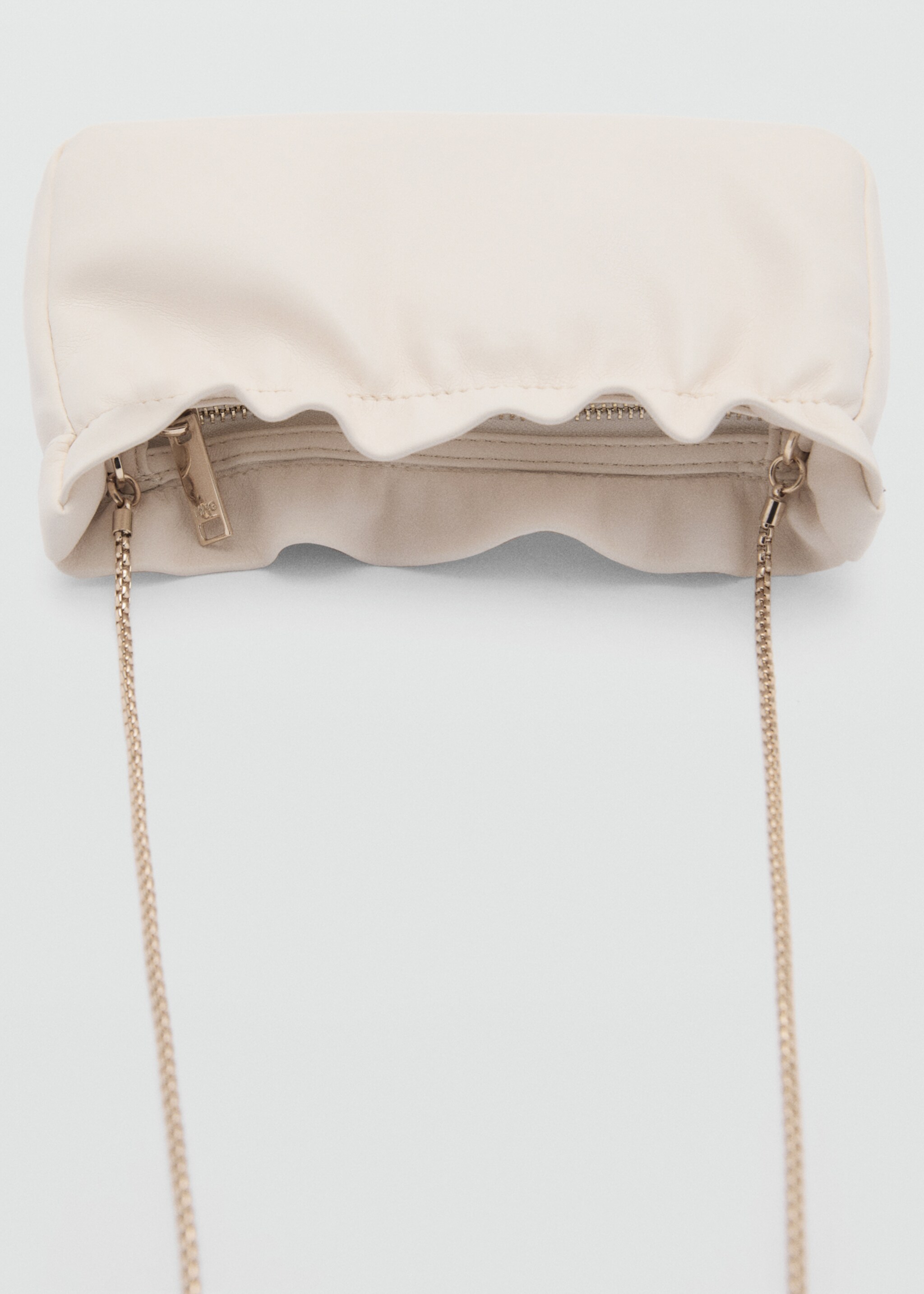 Chain bag - Details of the article 2, Ecru. Ref: 77020326-00.