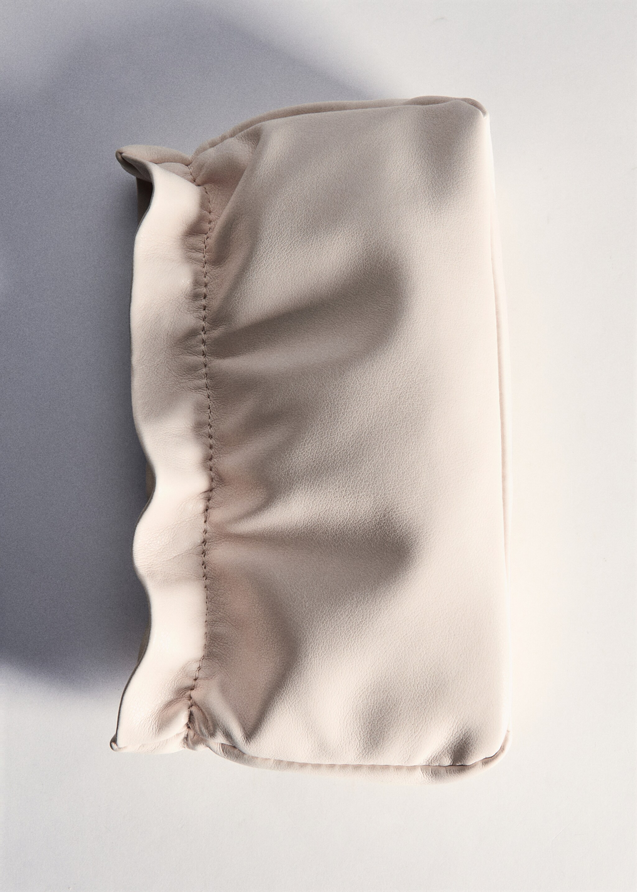 Chain bag - Details of the article 5, Ecru. Ref: 77020326-00.