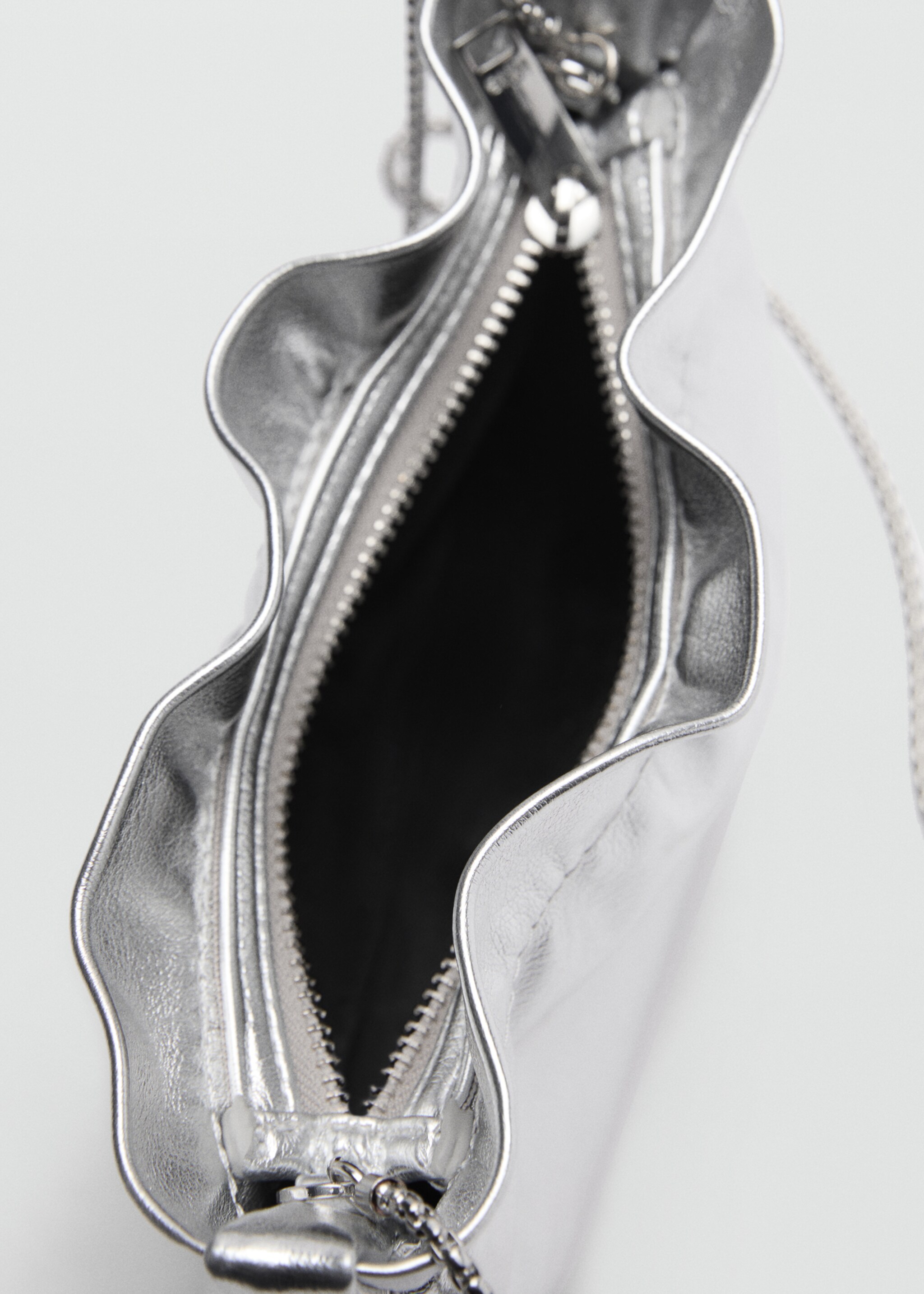 Chain bag - Details of the article 1, Silver. Ref: 77020326-00.