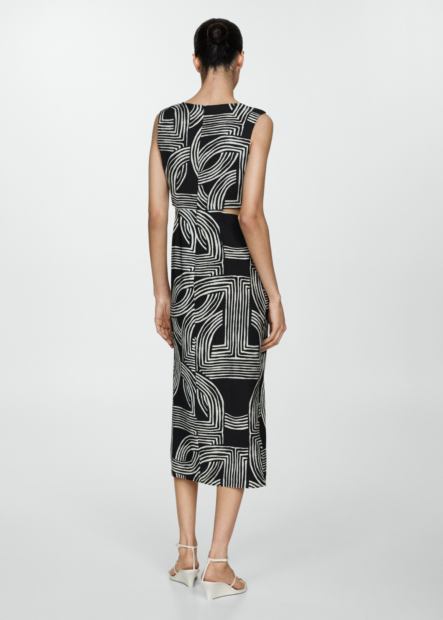 Printed dress with openings - Reverse of the article