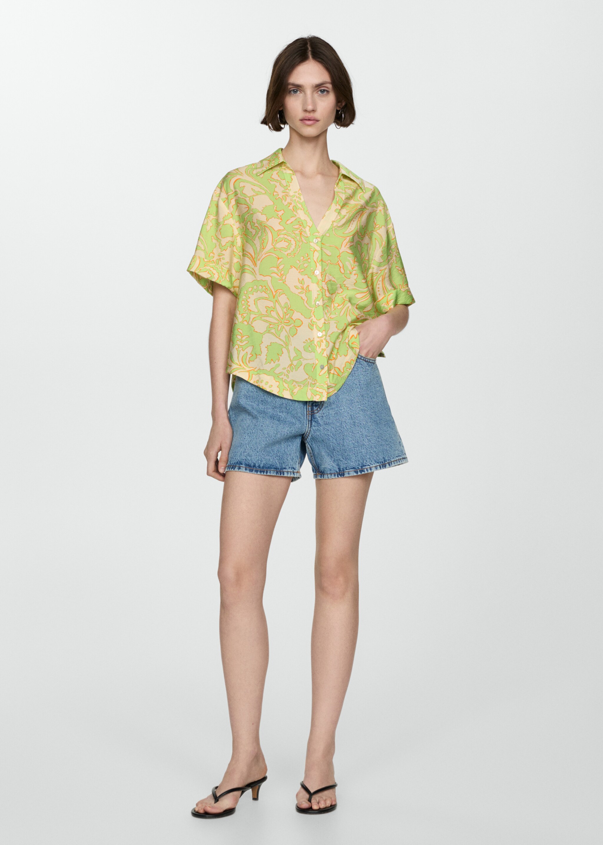 Printed short-sleeved shirt - Details of the article 2