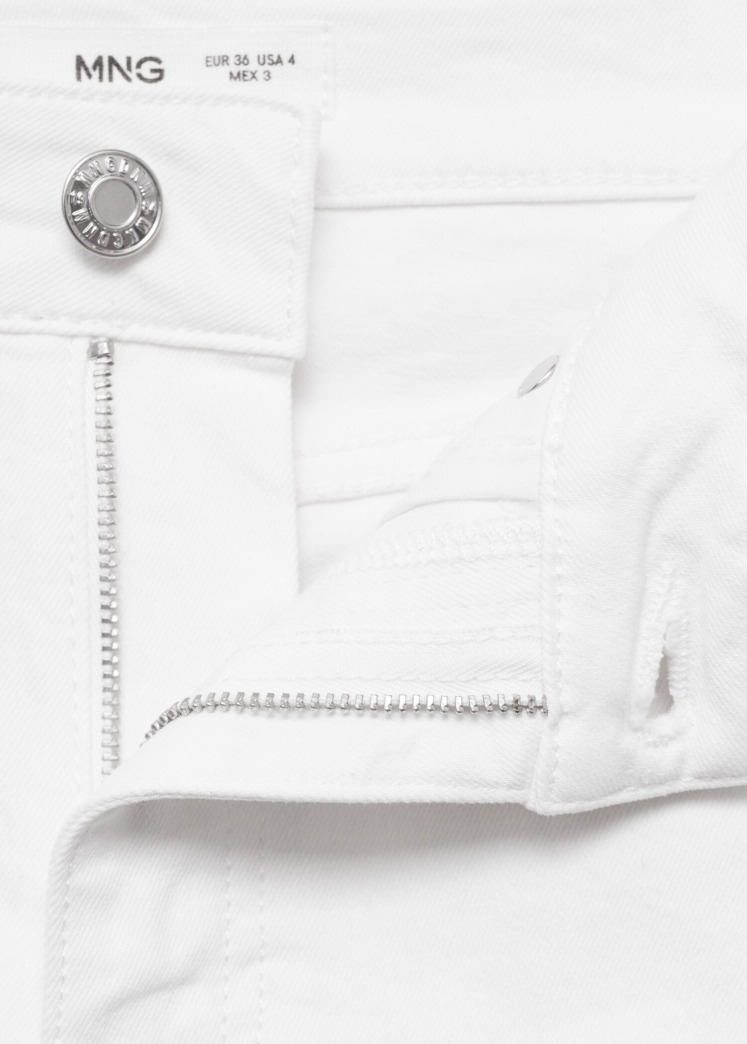 Medium-rise flared jeans - Details of the article 8