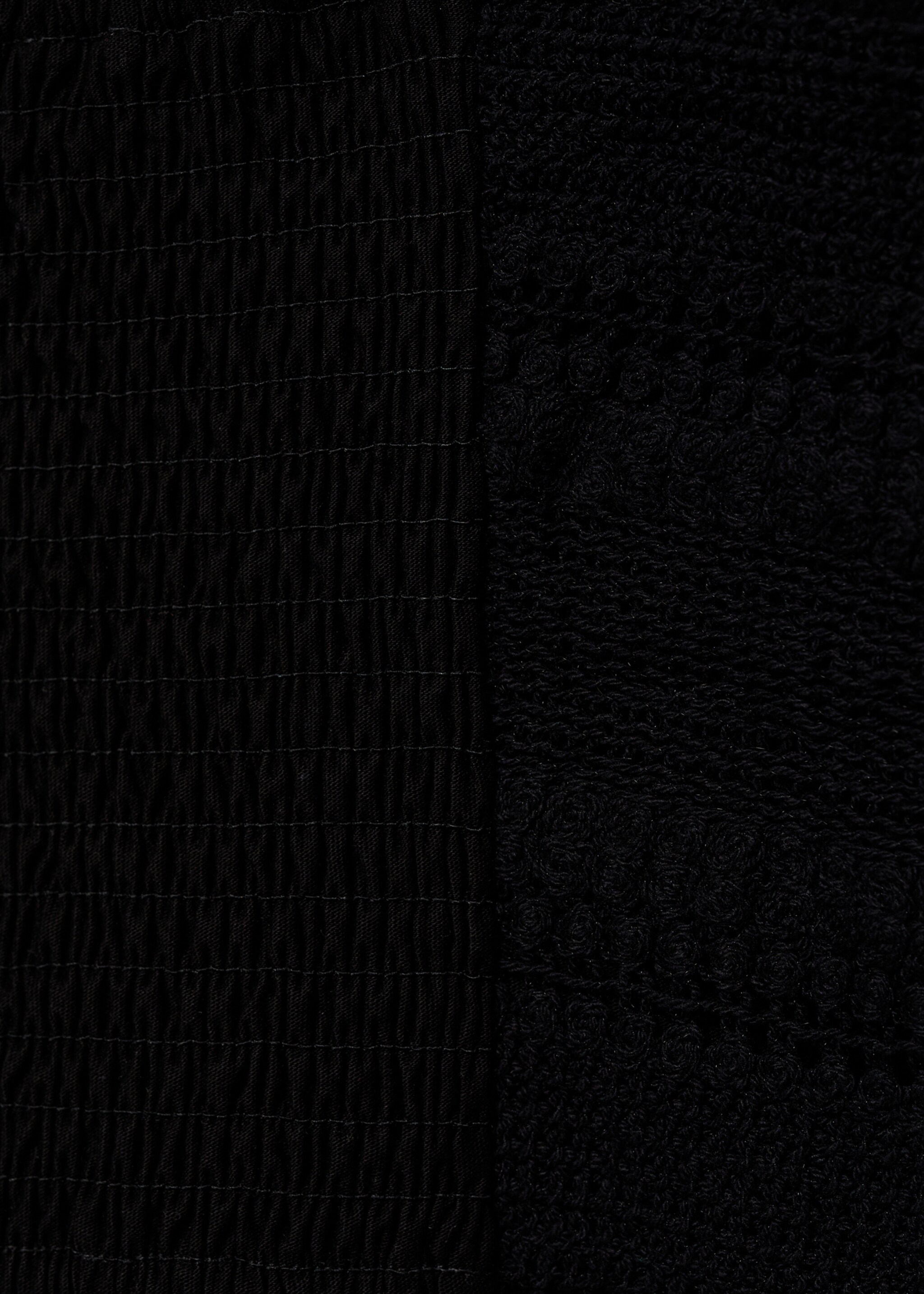 Textured crop top - Details of the article 0, Black. Ref: 77020361-00.