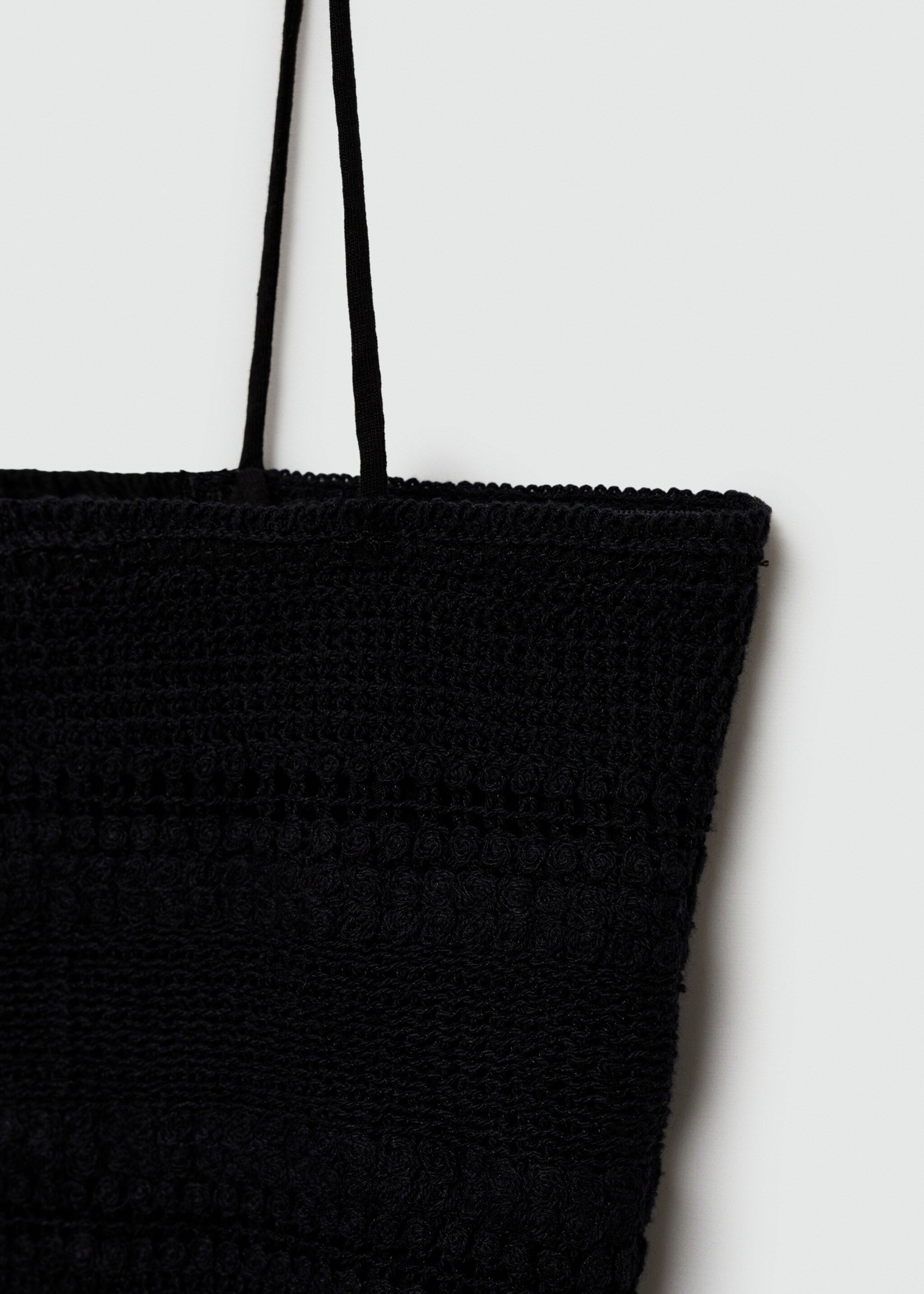 Textured crop top - Details of the article 8, Black. Ref: 77020361-00.