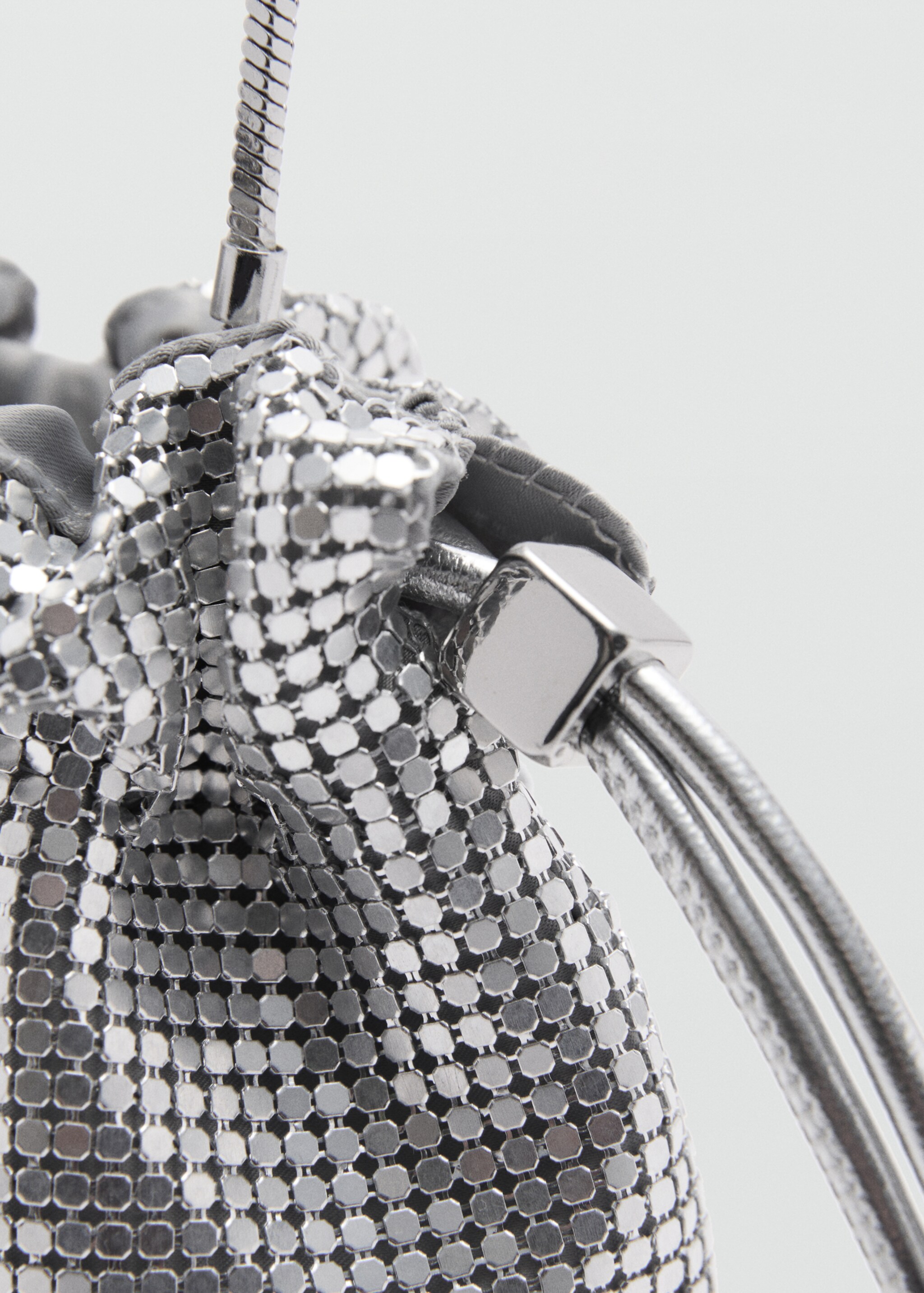 Sequin handbag - Details of the article 1, Silver. Ref: 77020366-00.