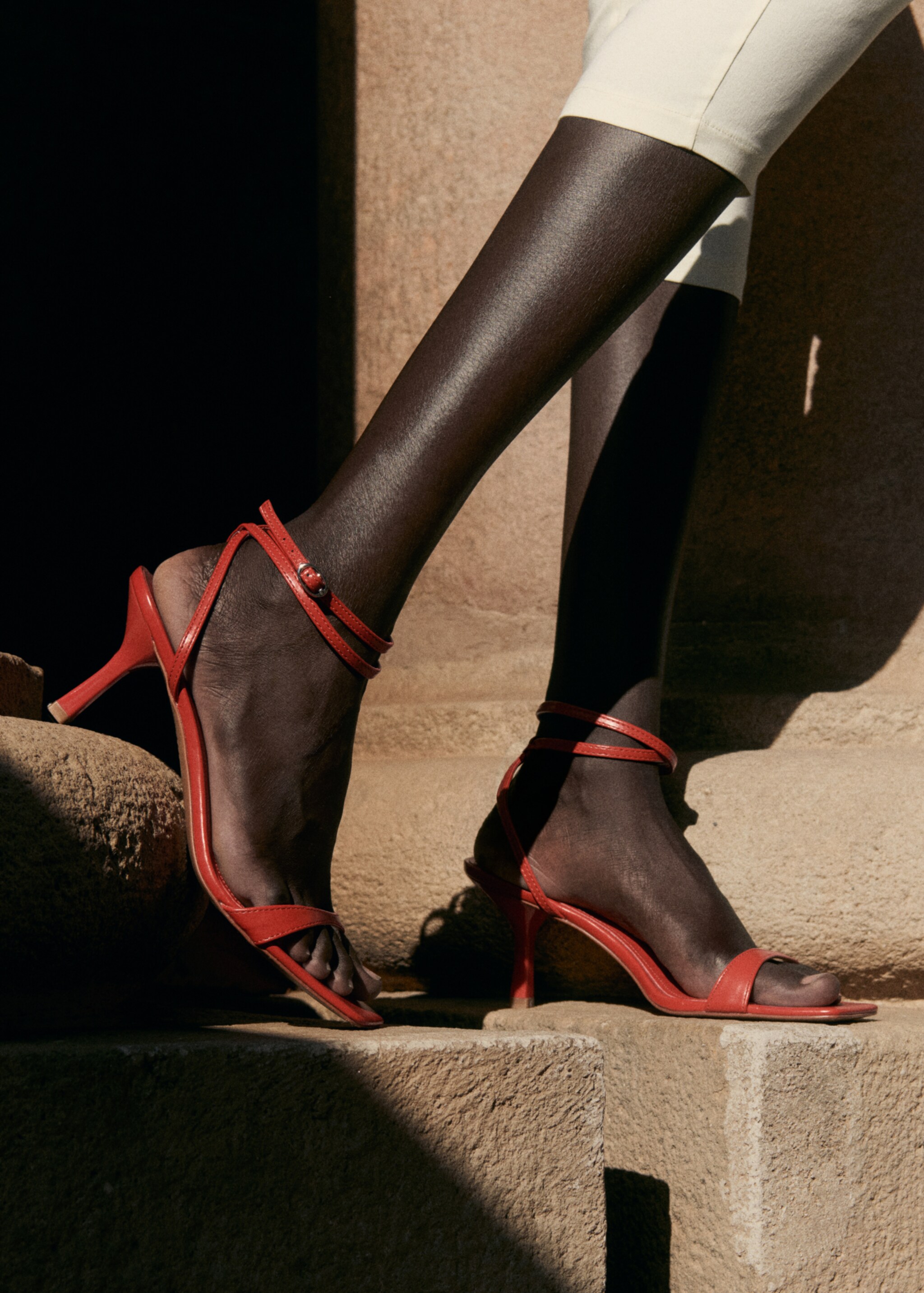 Strappy heeled sandals - Details of the article 6