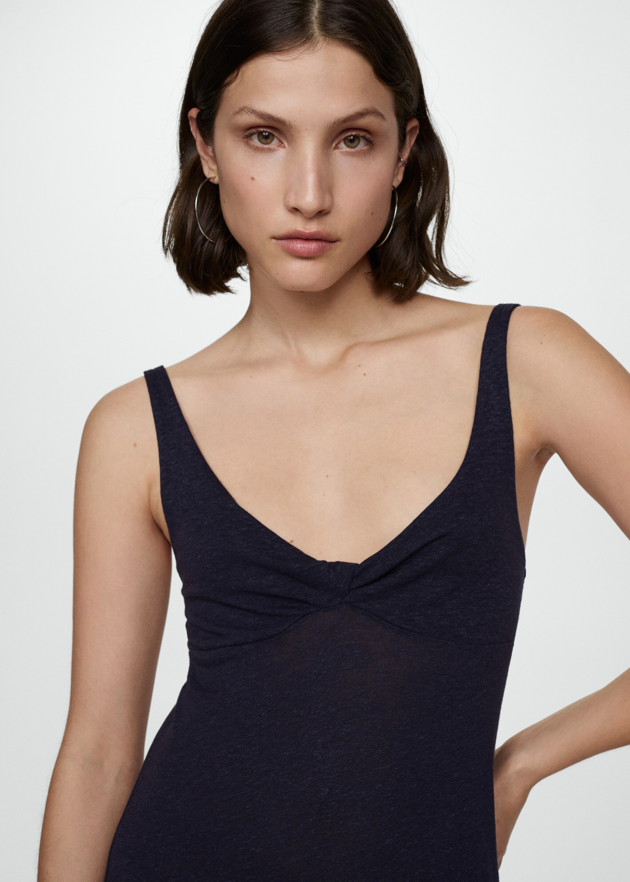 Linen dress with knot detail - Details of the article 1