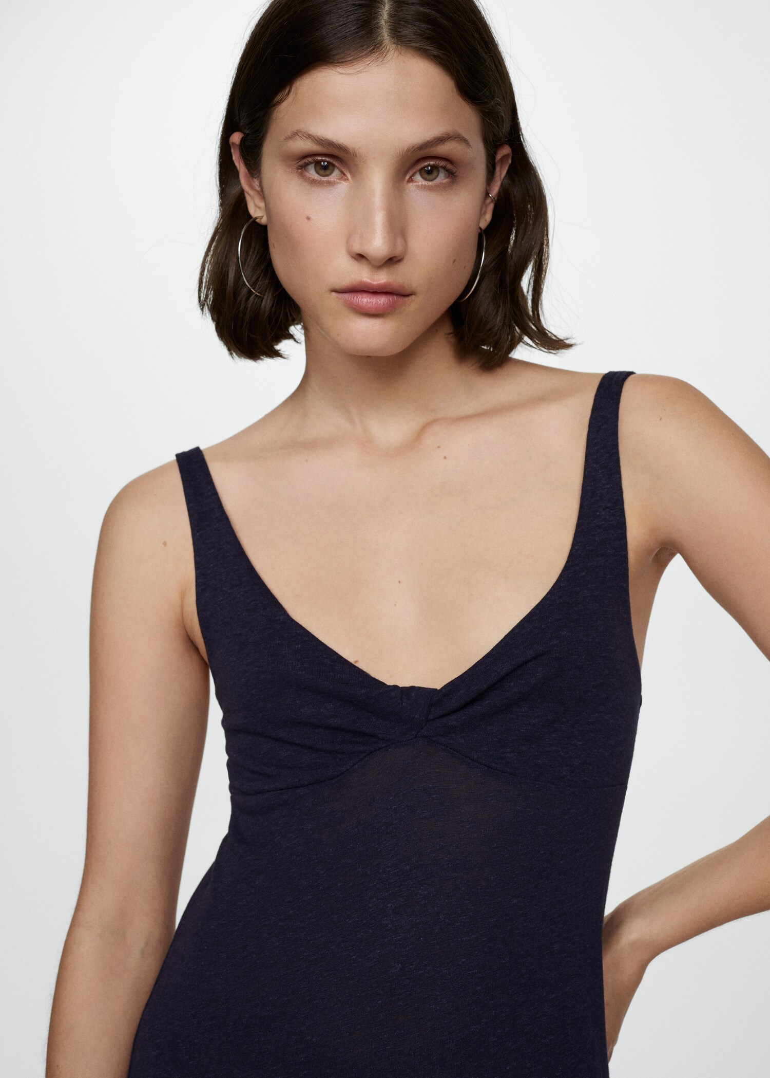 Linen dress with knot detail - Details of the article 1