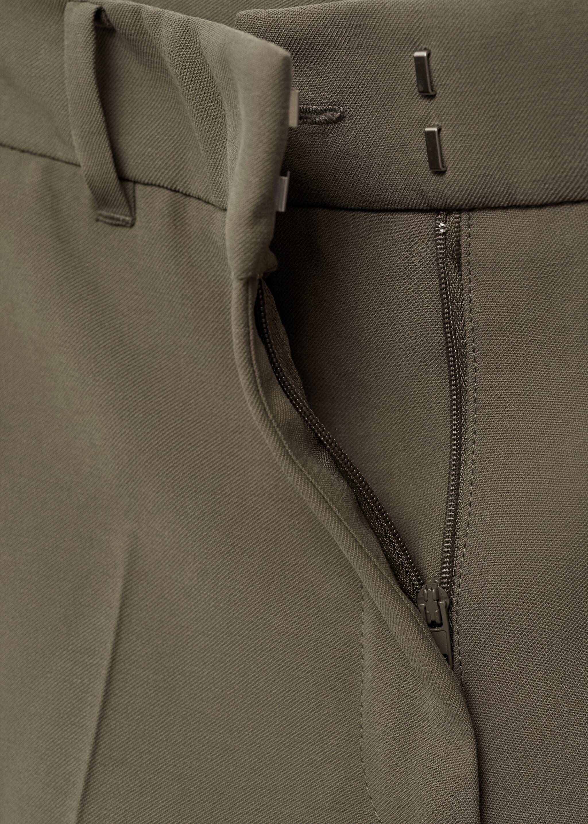 Pantalons pinces wideleg - Detall de l'article 0, Caqui. Ref: 77020374-00.
