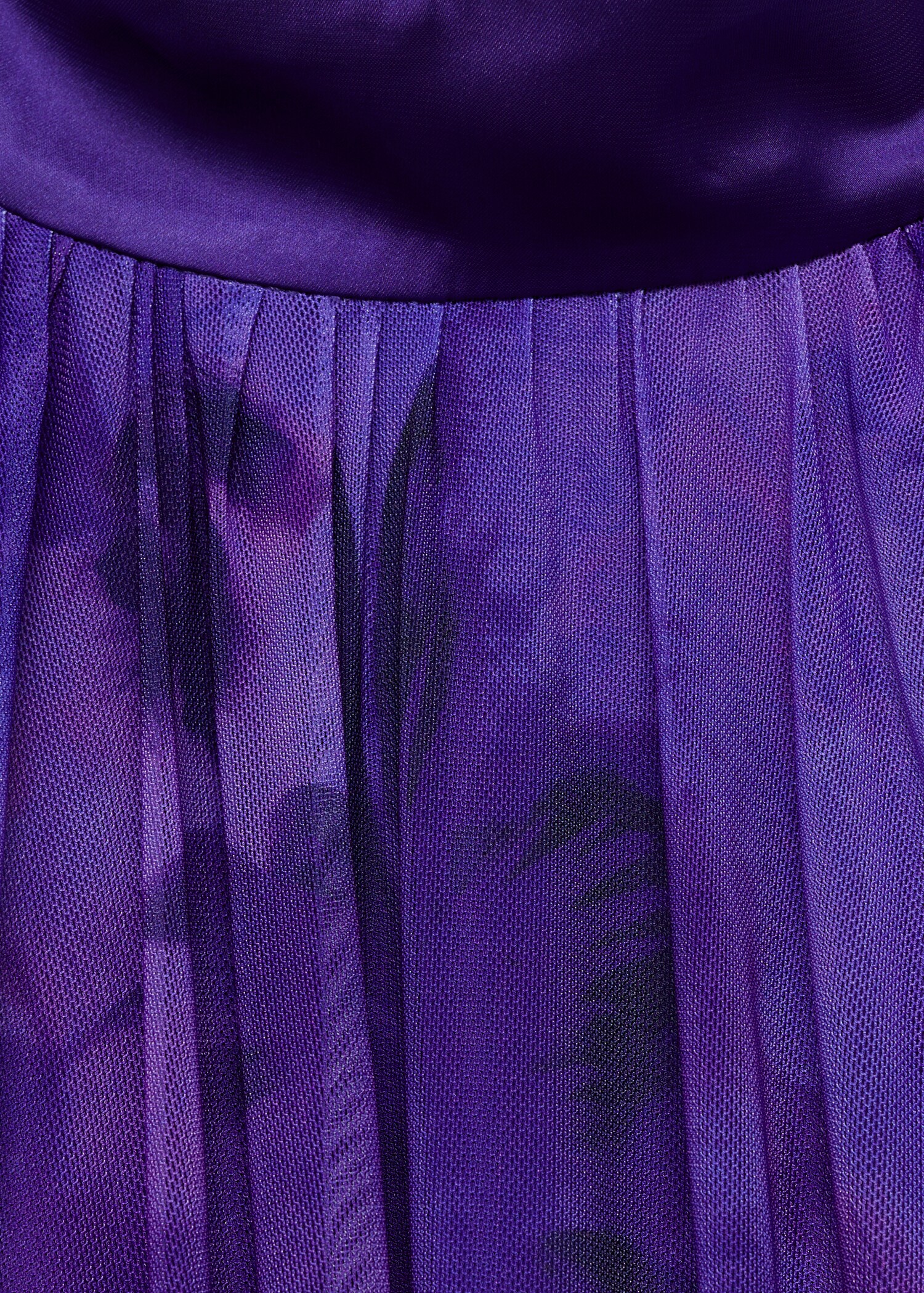 Tryckt halter klänning - Detaljer om artikeln 8