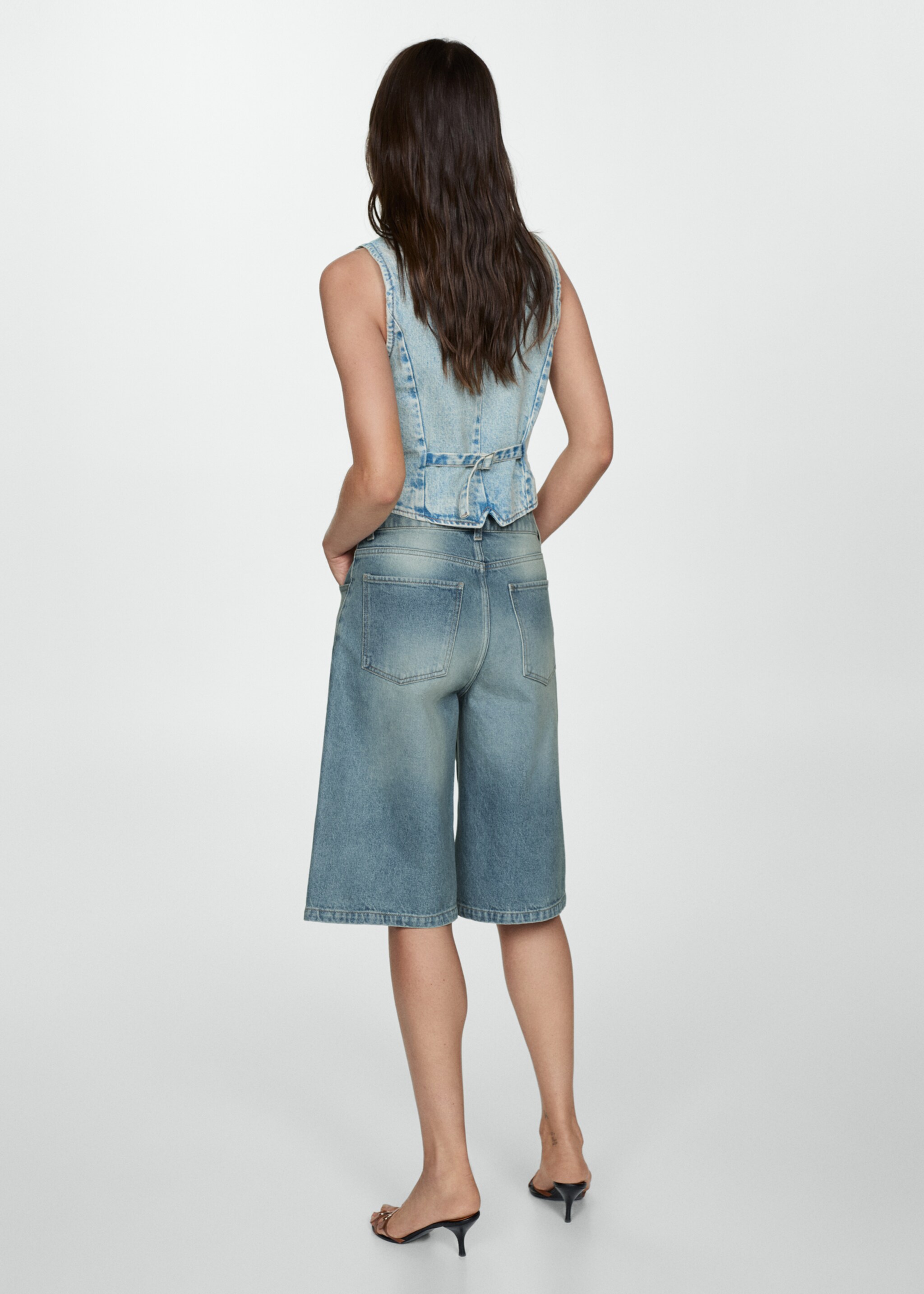 Bermuda en jean loose - Verso de l’article, Bleu moyen. Ref: 77020386-00.