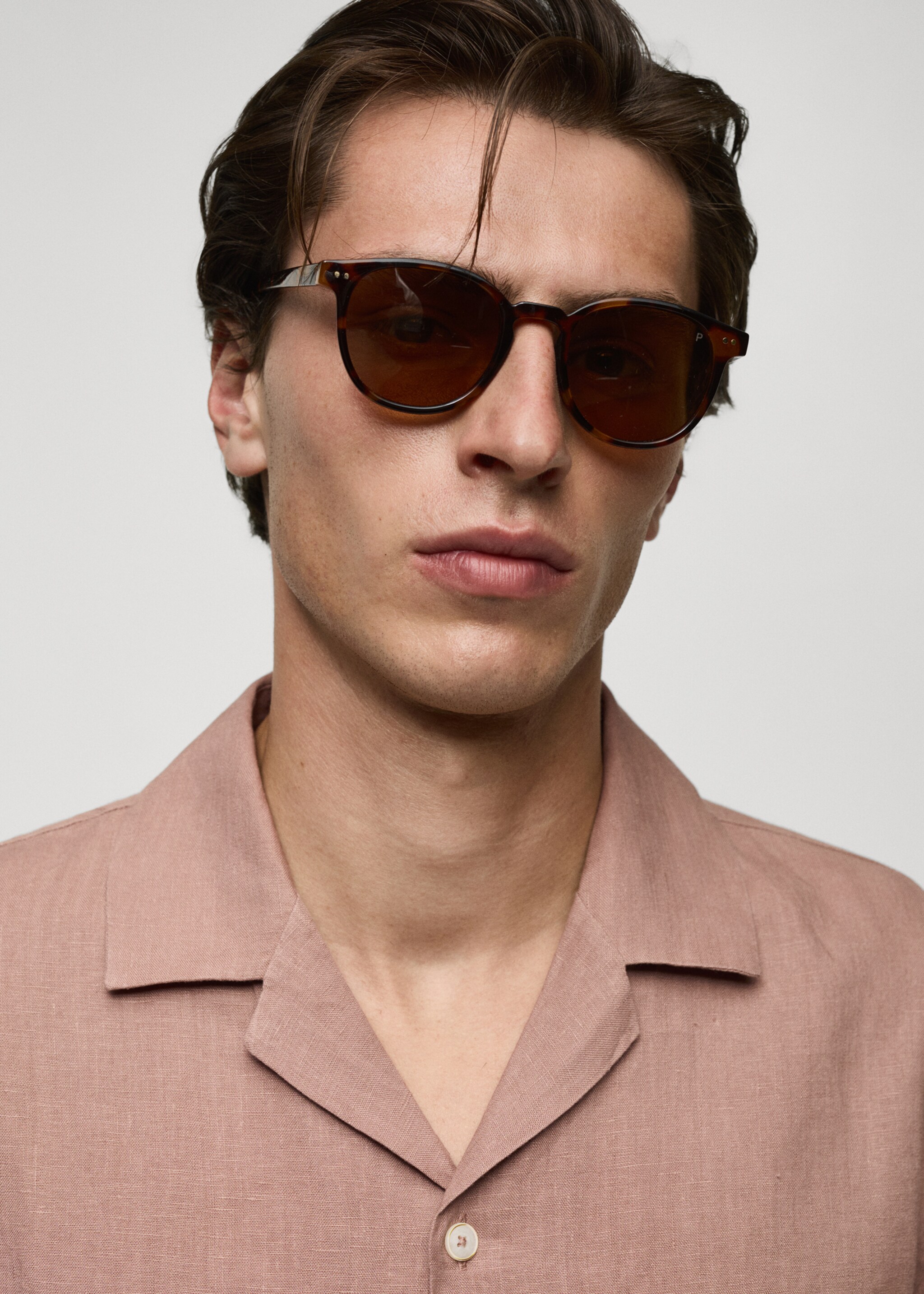 Regular-fit 100% linen shirt - Details of the article 1