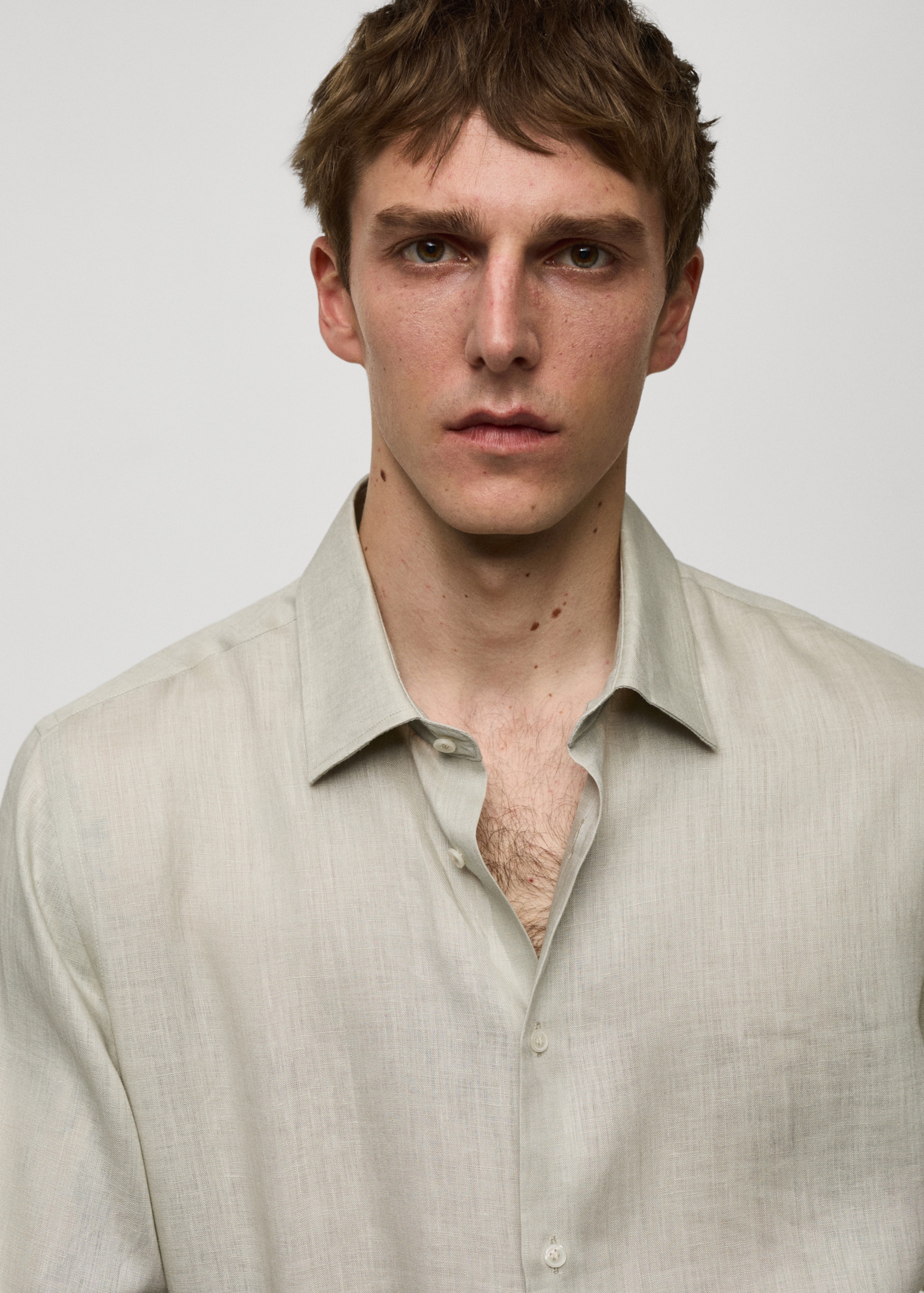 Camisa de 100% linho regular fit - Pormenor do artigo 1