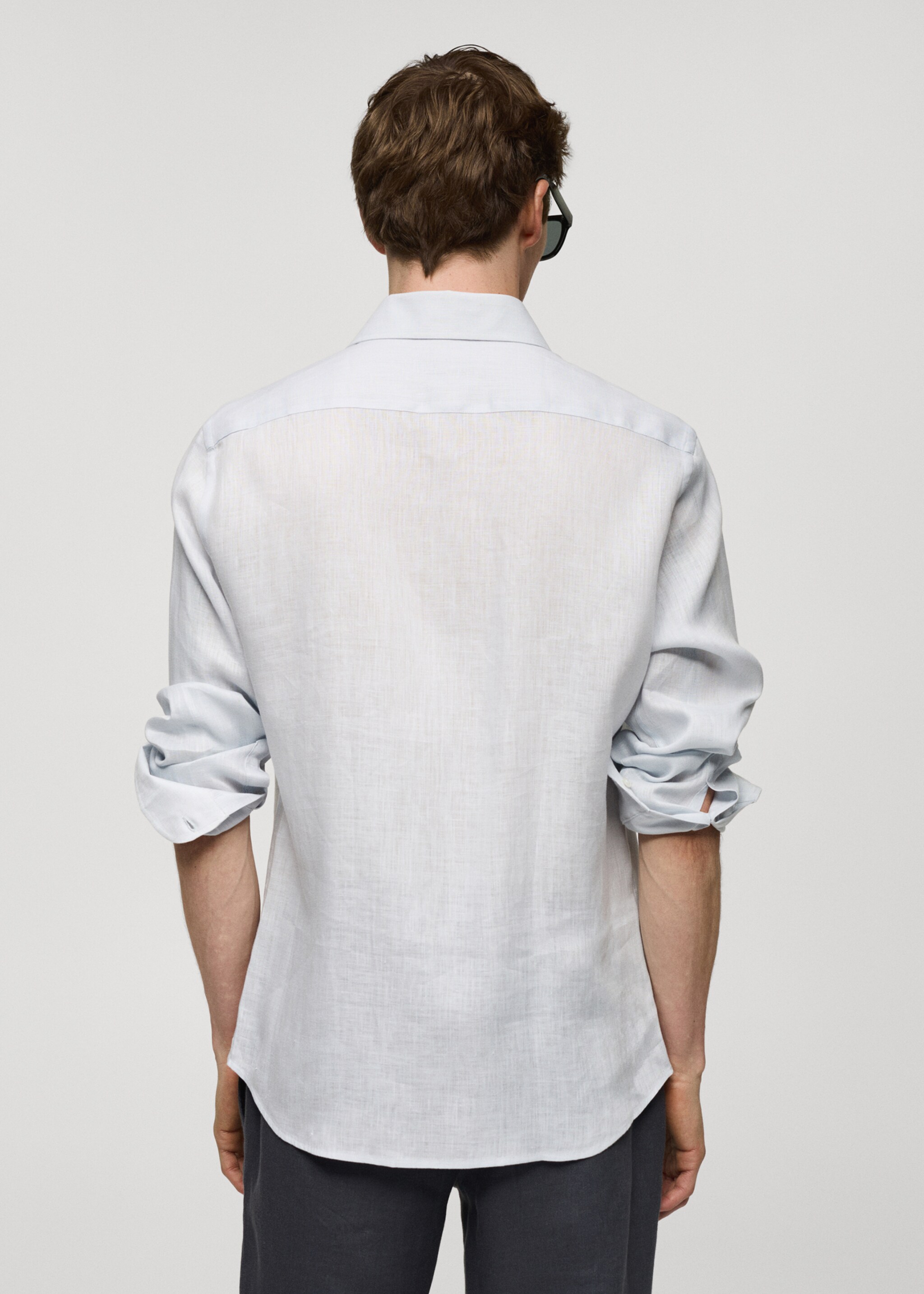 Regular-fit 100% linen shirt - Reverse of the article