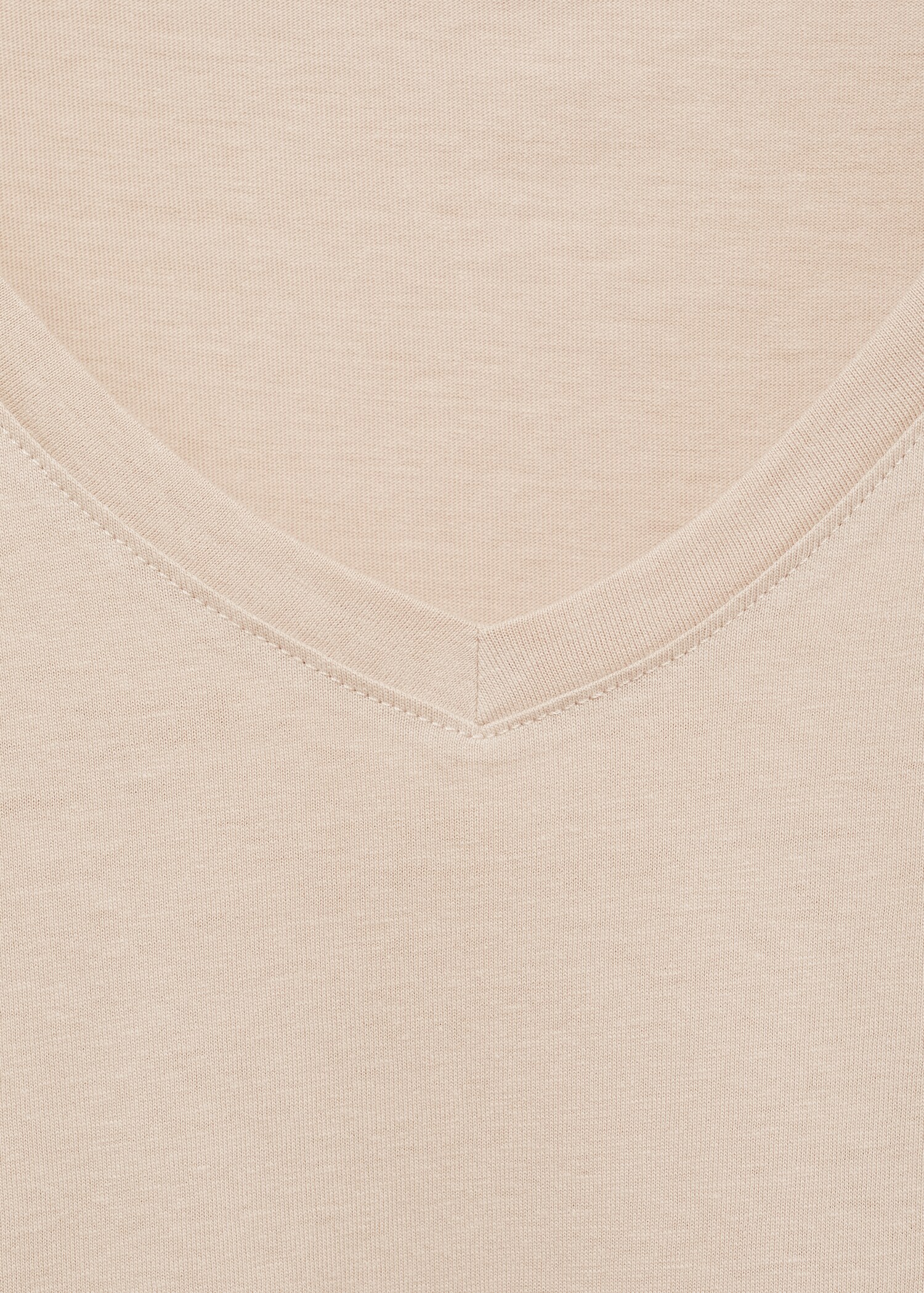 Baumwoll-T-Shirt, V-Ausschnitt - Detail des Artikels 8