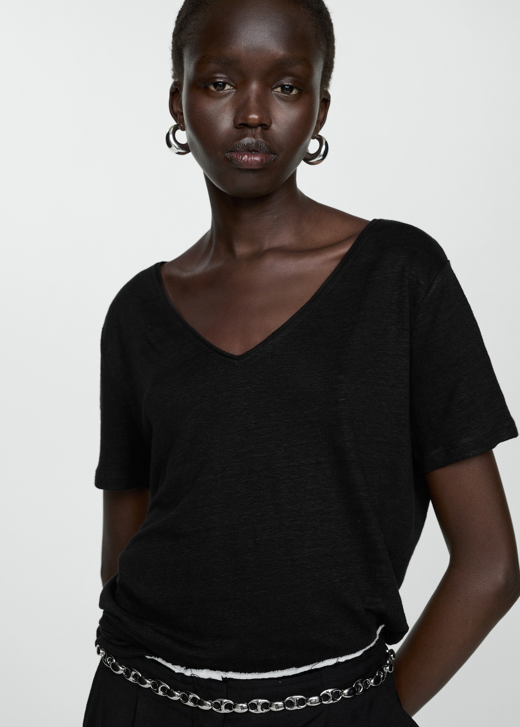 Short-sleeved linen t-shirt