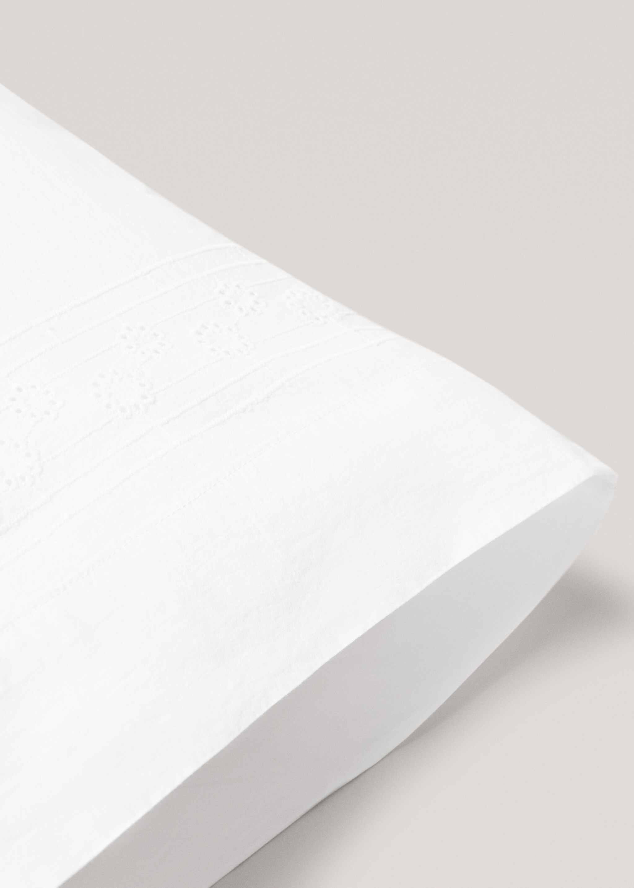 Floral embroidered cotton pillowcase 45x110cm - Details of the article 1, White. Ref: 77020584-00.