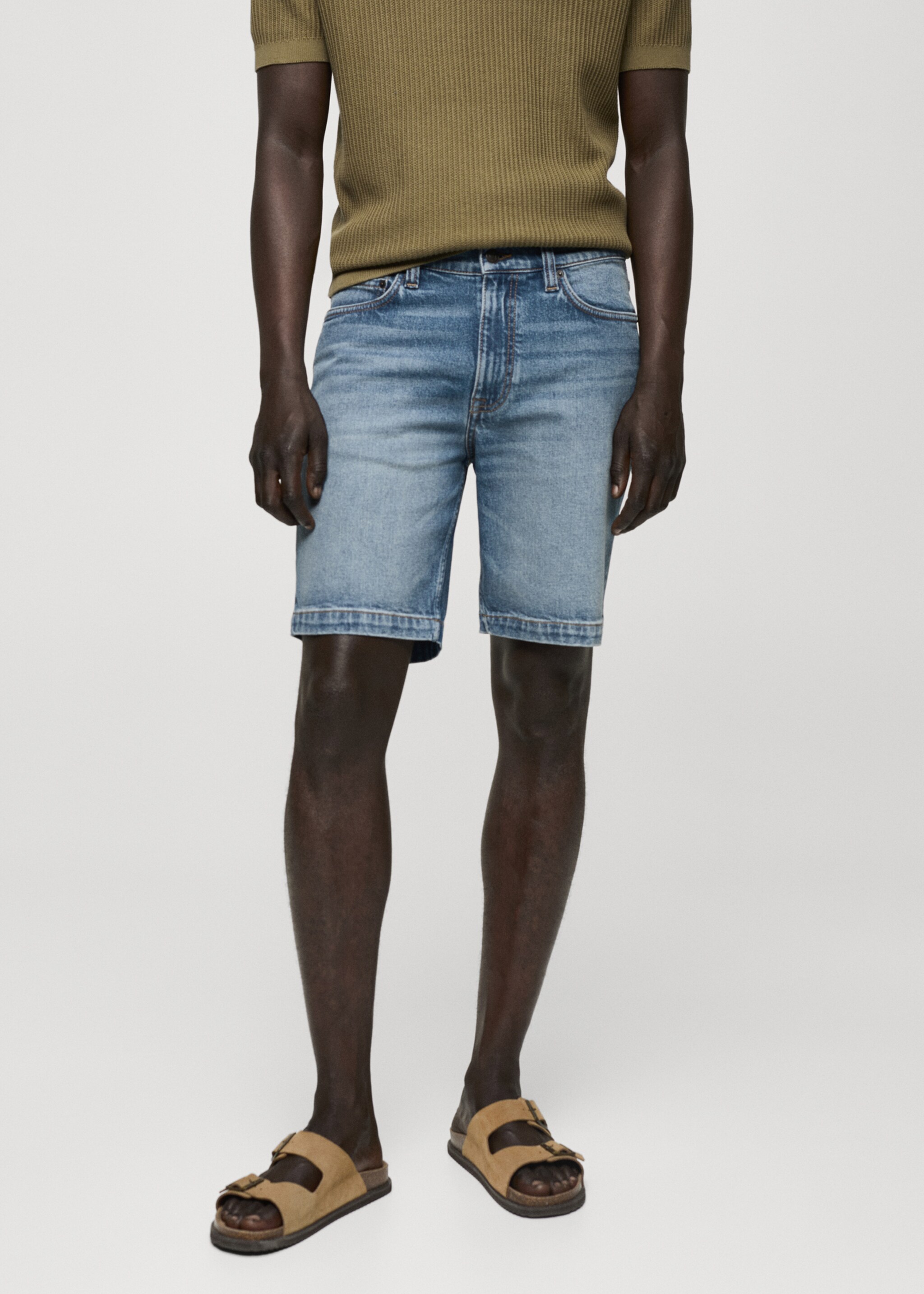 Regular Fit-Bermudashorts aus Jeans - Mittlere Ansicht