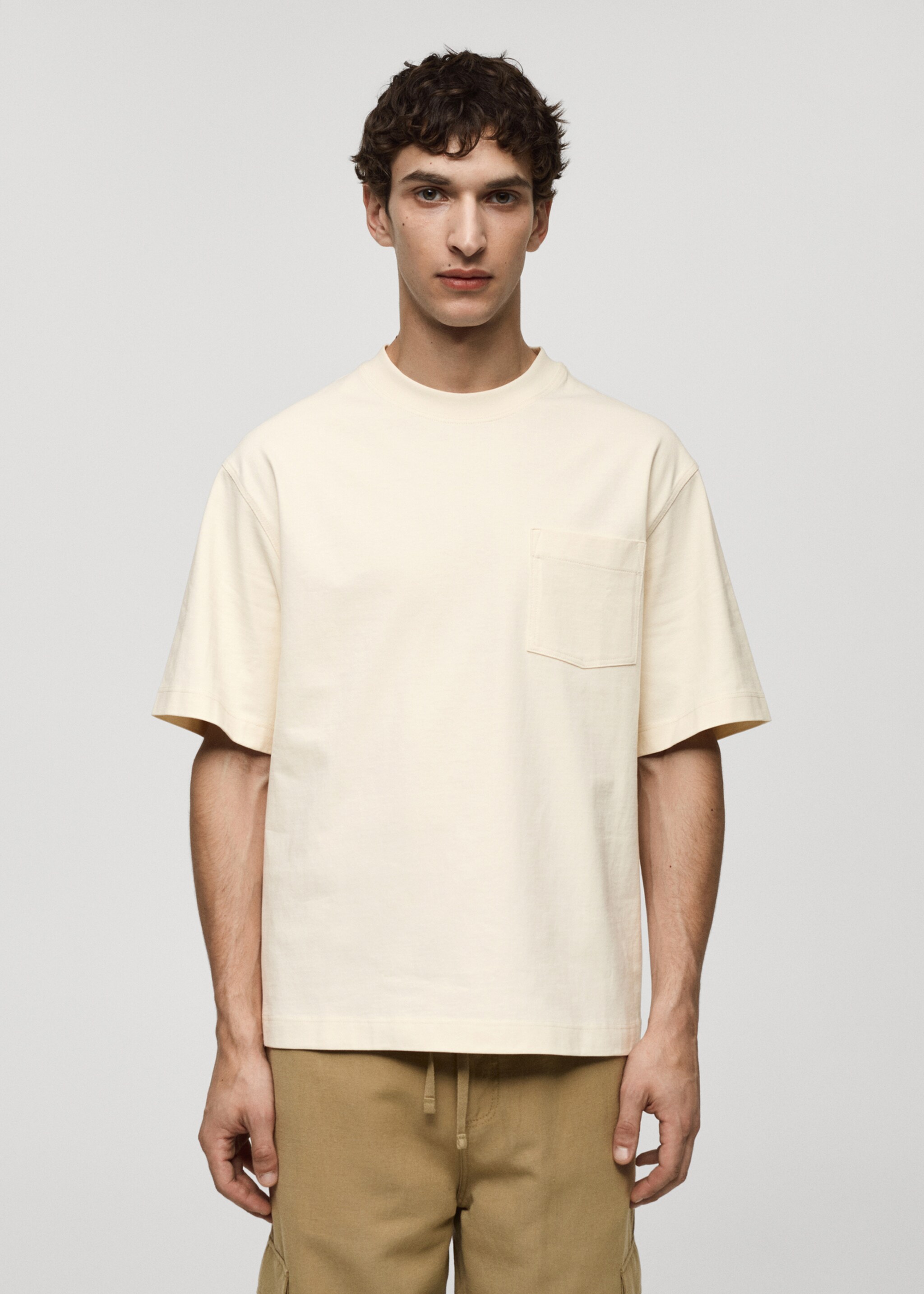T-Shirt aus 100 % Baumwolle mit Tasche - Mittlere Ansicht