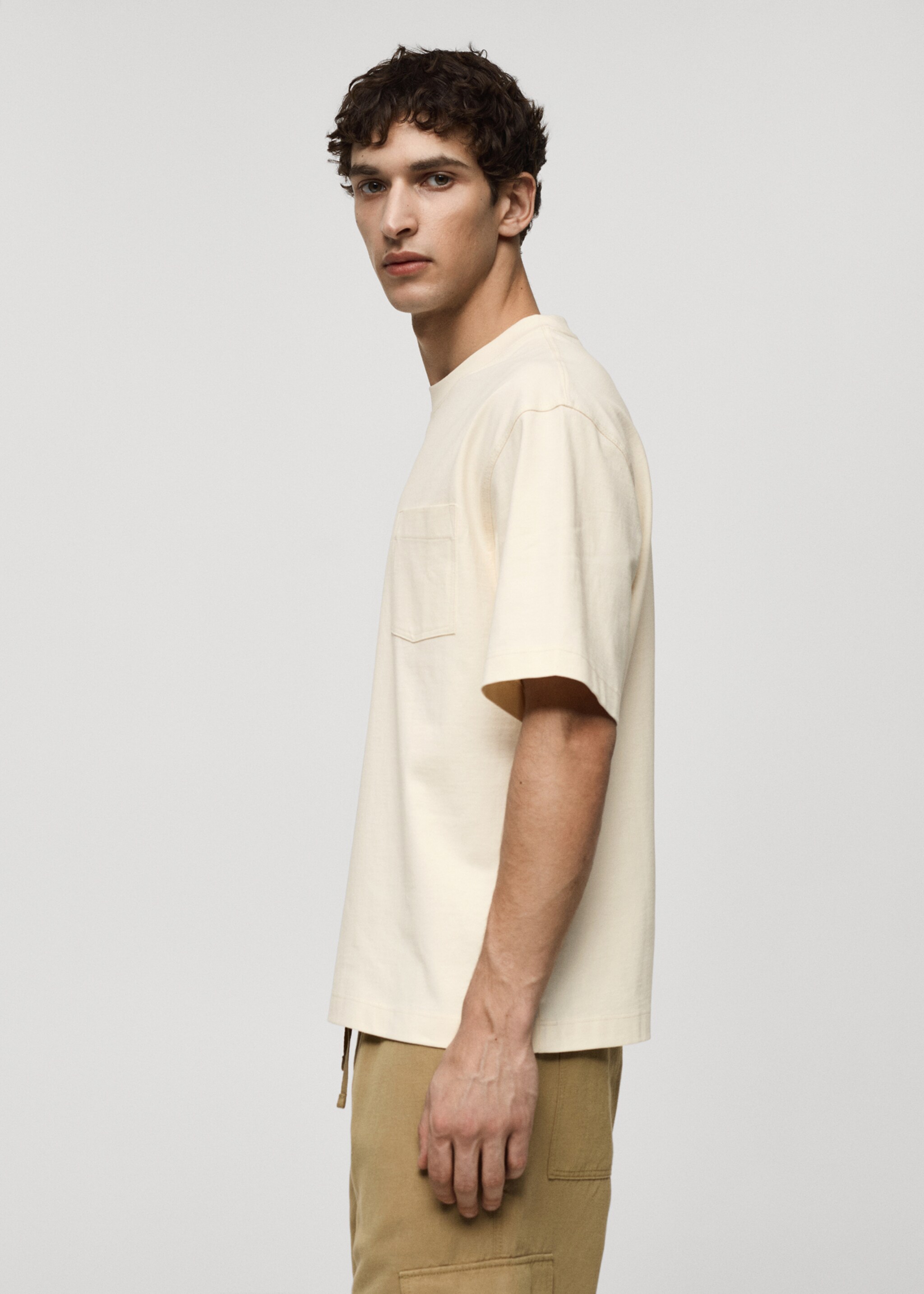 T-Shirt aus 100 % Baumwolle mit Tasche - Detail des Artikels 2