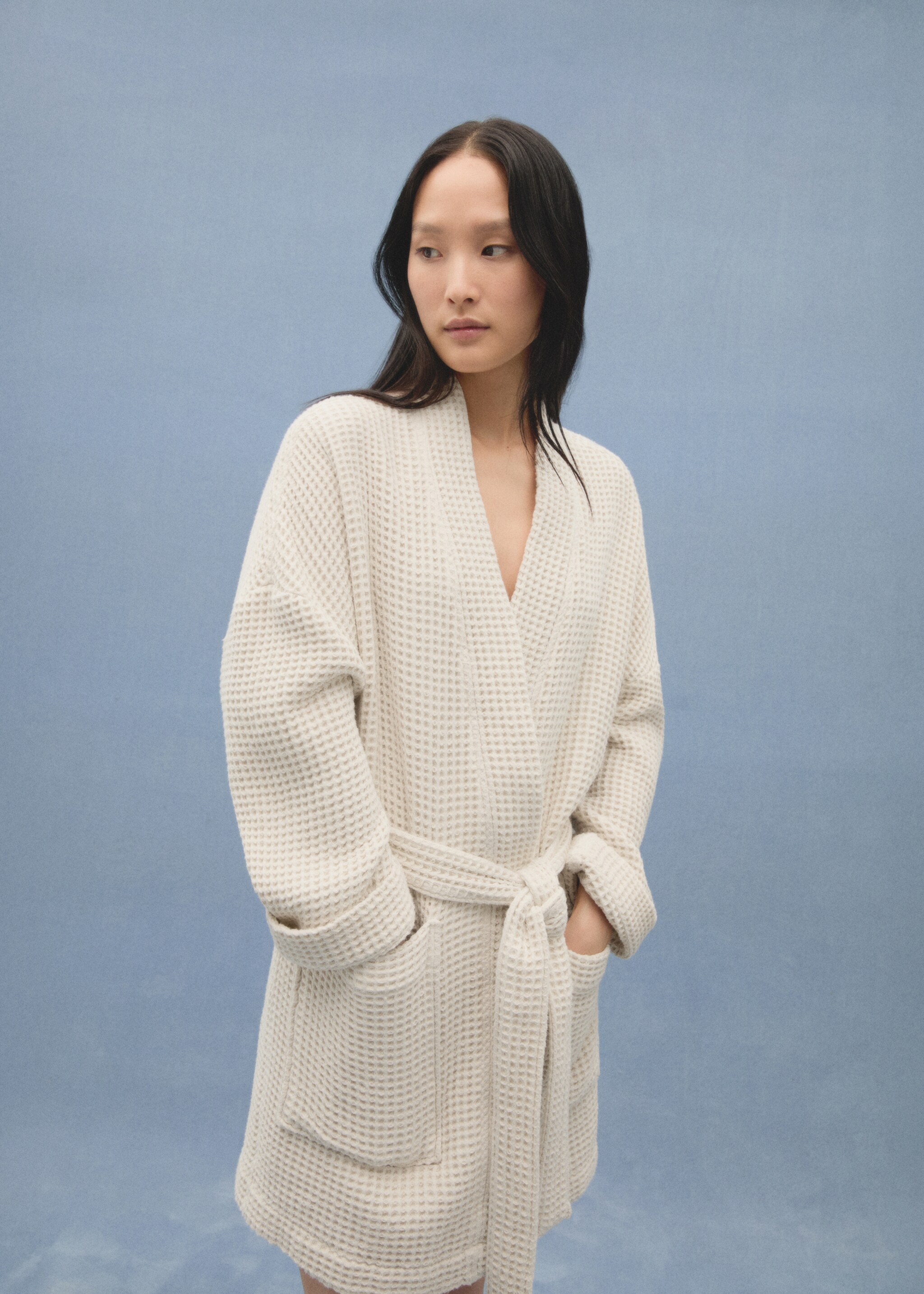 100% cotton waffle bathrobe - Details of the article 5, Ecru. Ref: 77020646-00.