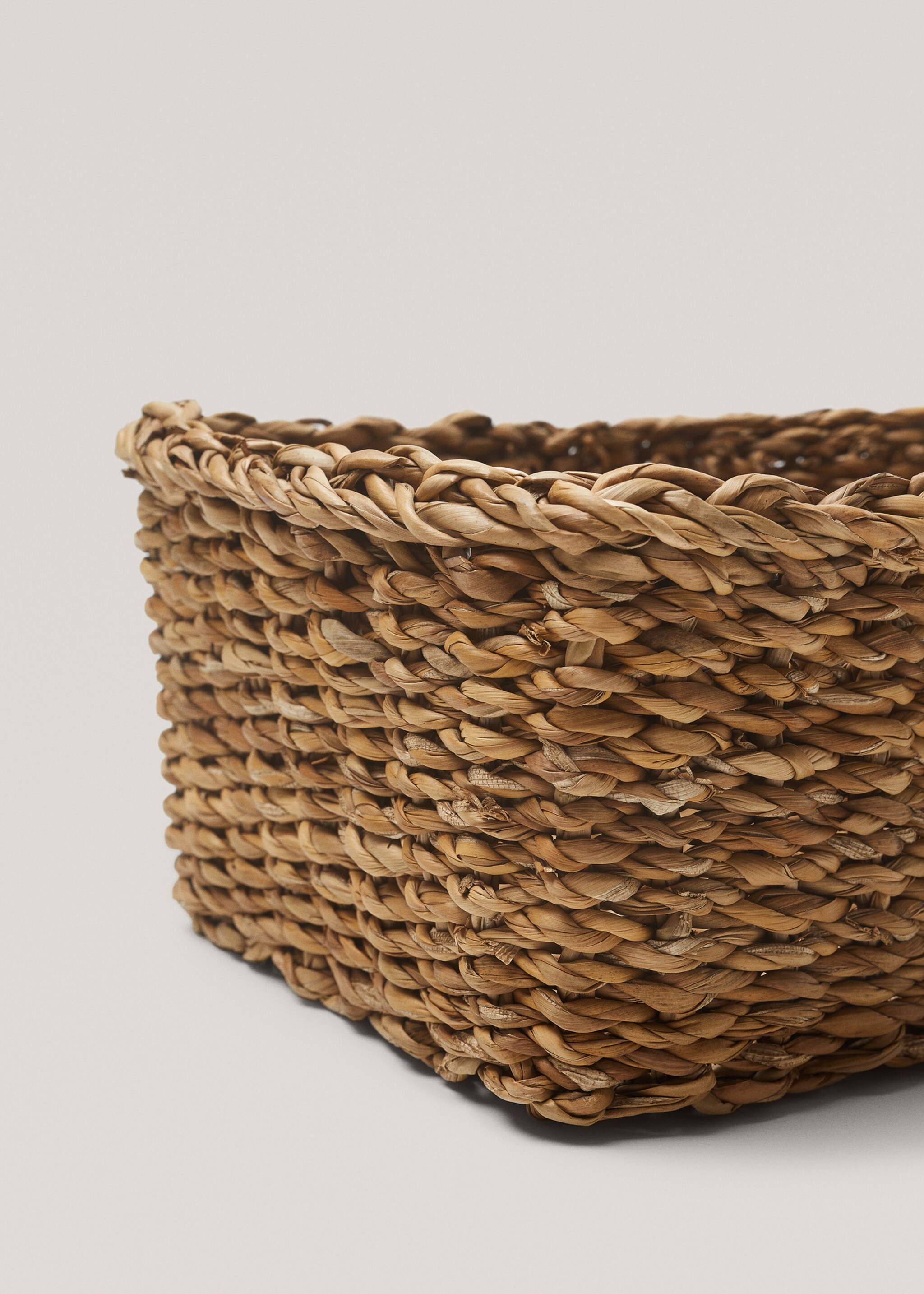 Large natural fibre braided basket - Details of the article 2, Brown. Ref: 77021011-00.