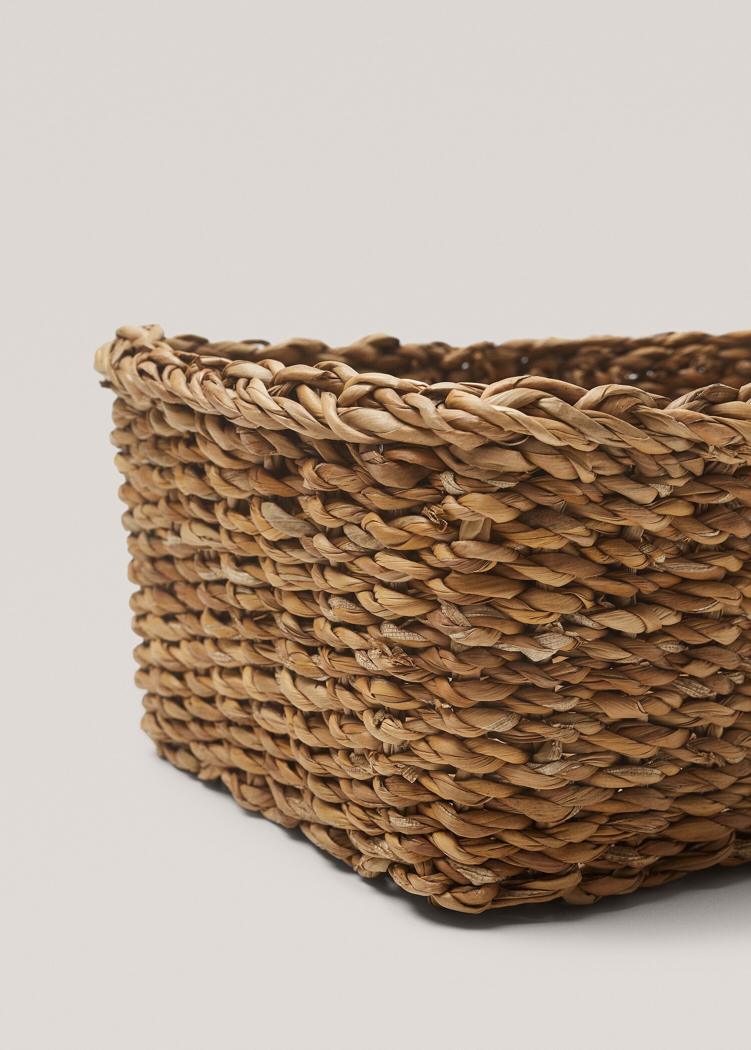 Large natural fibre braided basket - Details of the article 2