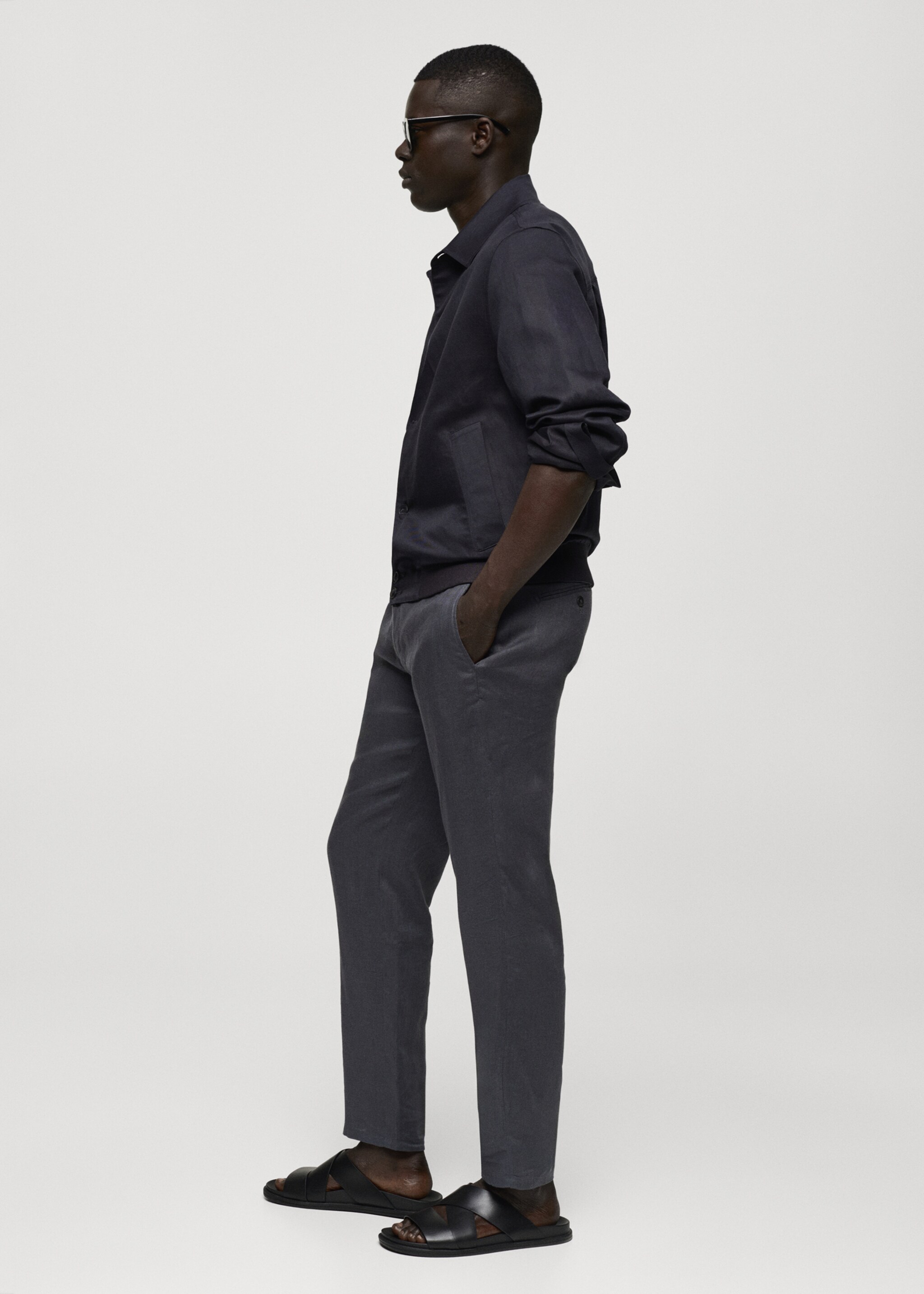 Tencel-linen blend overshirt - Details of the article 2, Charcoal. Ref: 77022535-00.