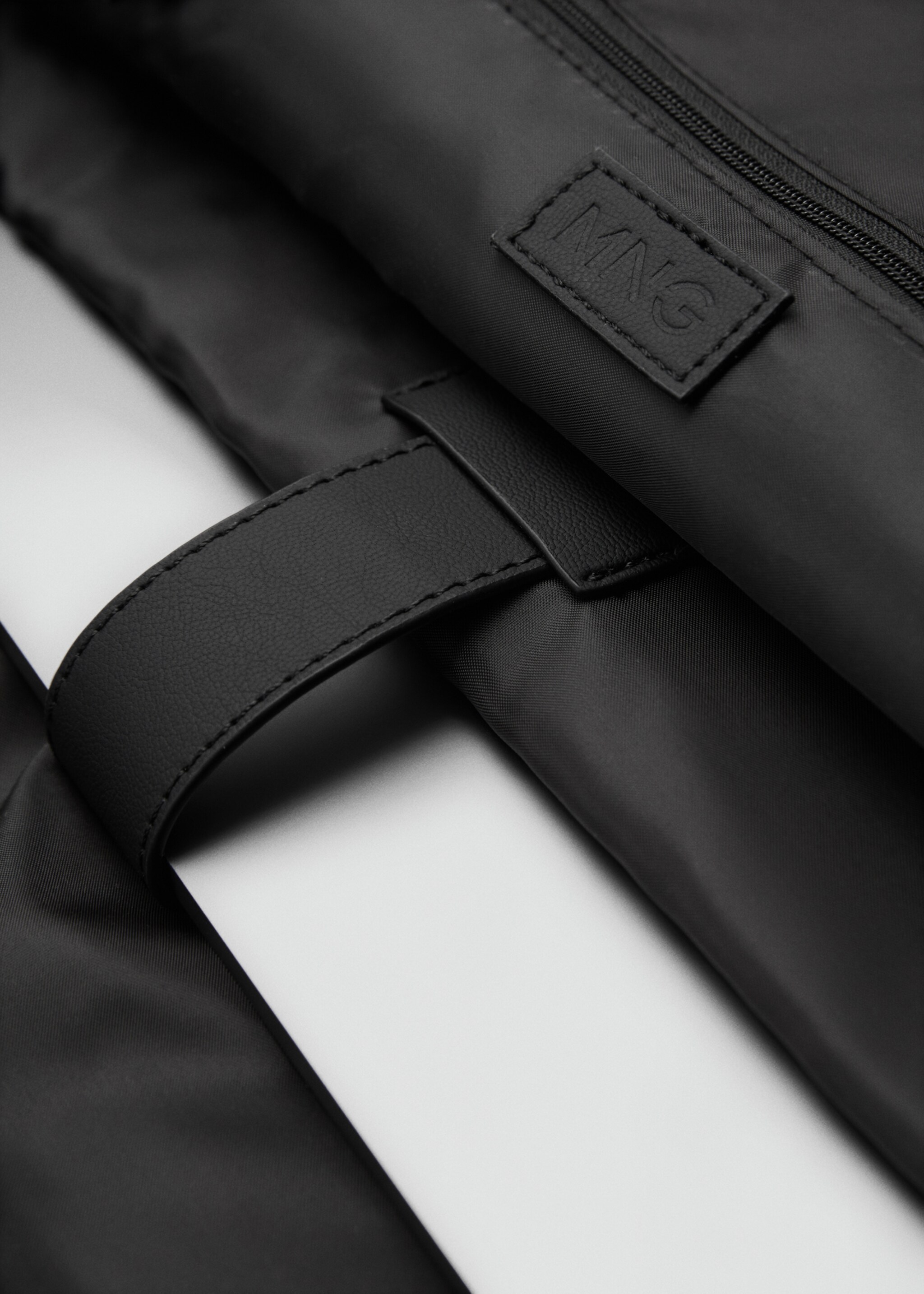 Leather-effect briefcase - Details of the article 4, Black. Ref: 77022545-00.
