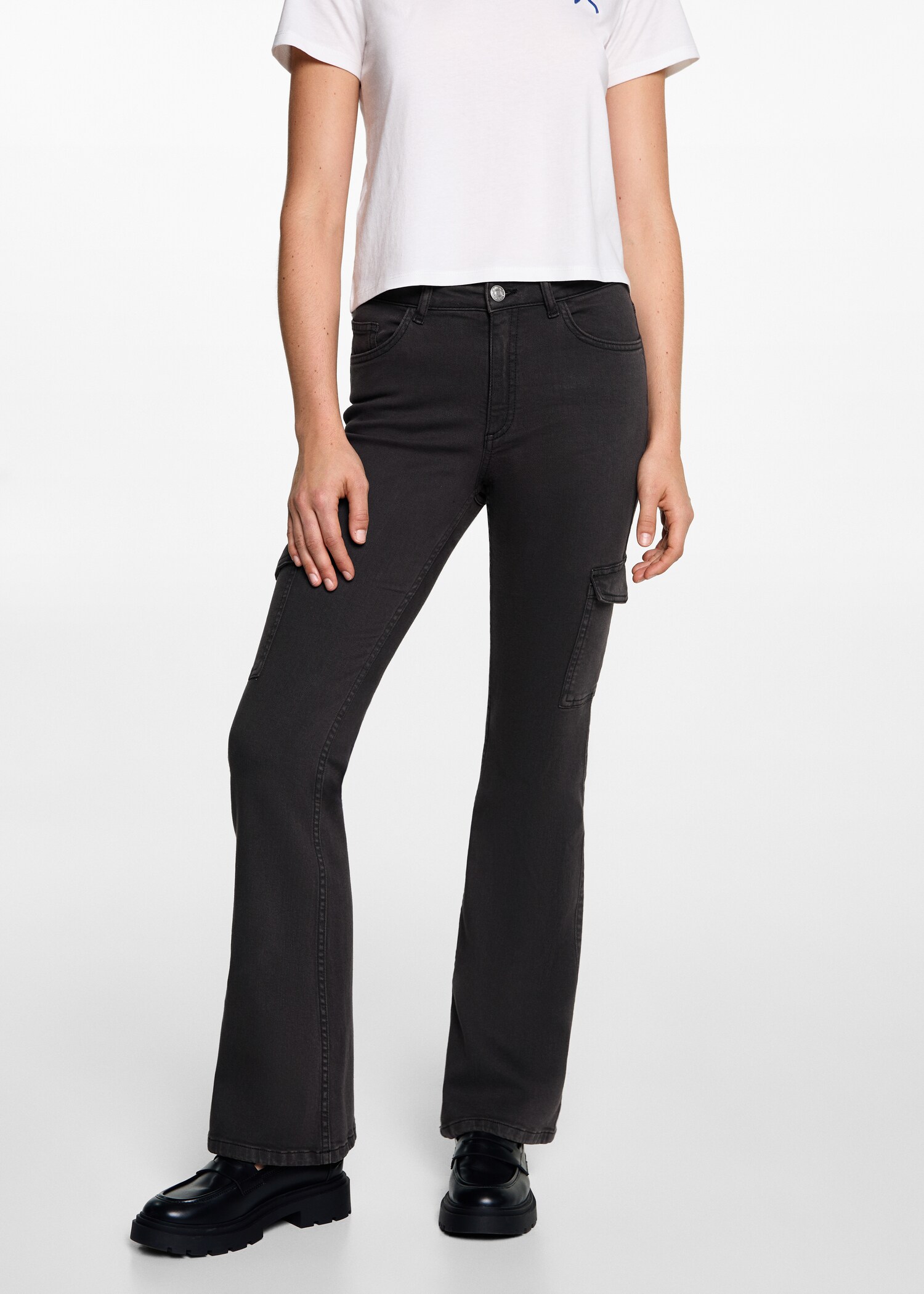 Flared cargo jeans - Details of the article 6