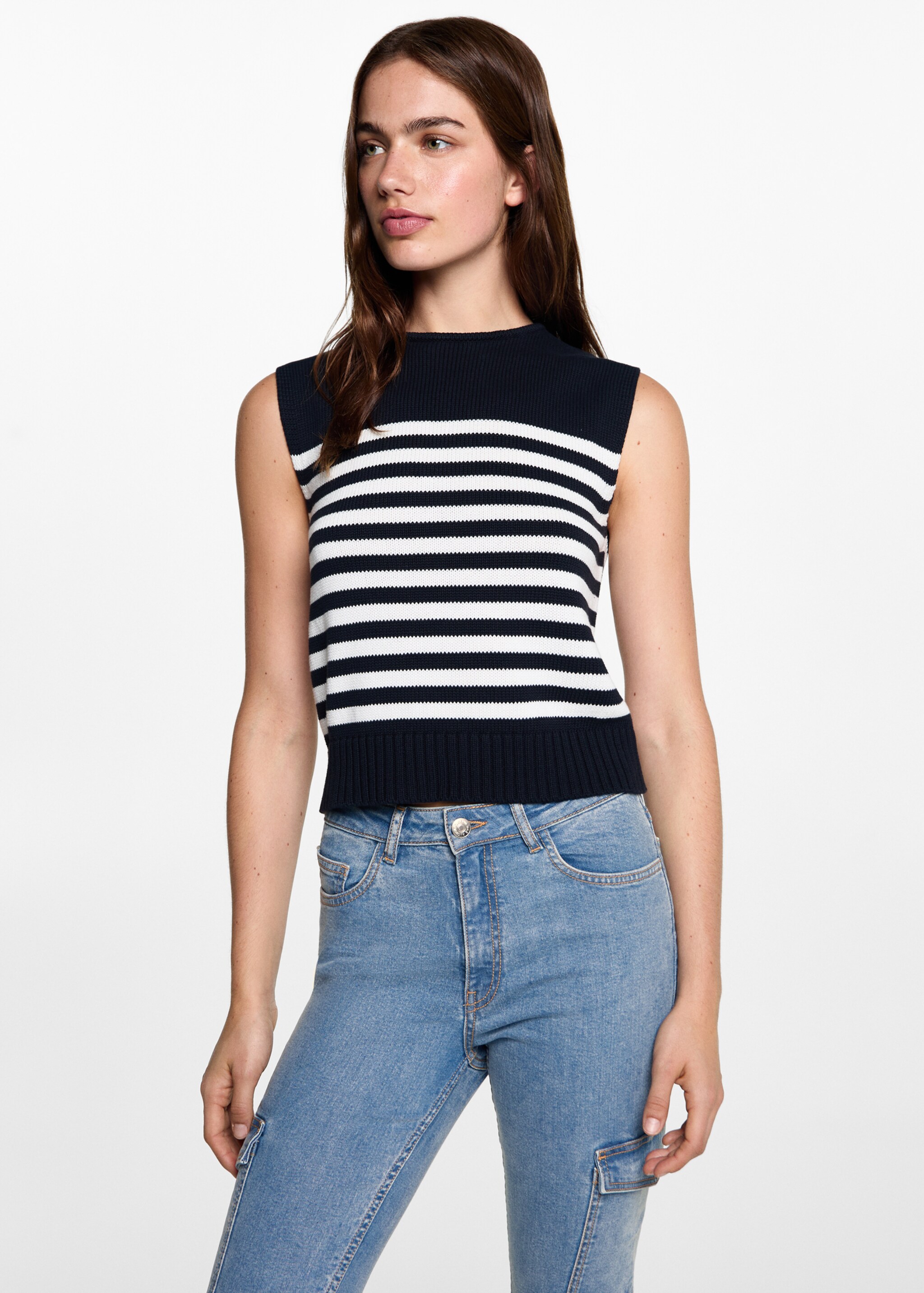 Flared cargo jeans - Details of the article 1, Medium Blue. Ref: 77022551-00.