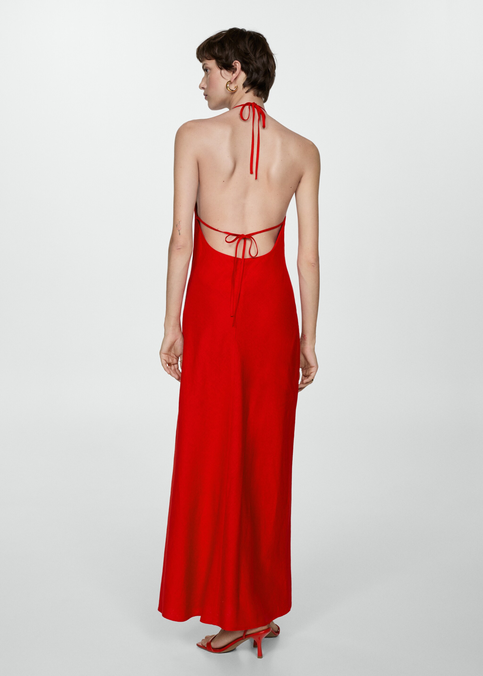 Halter-neck linen dress - Reverse of the article, Red. Ref: 77022927-00.
