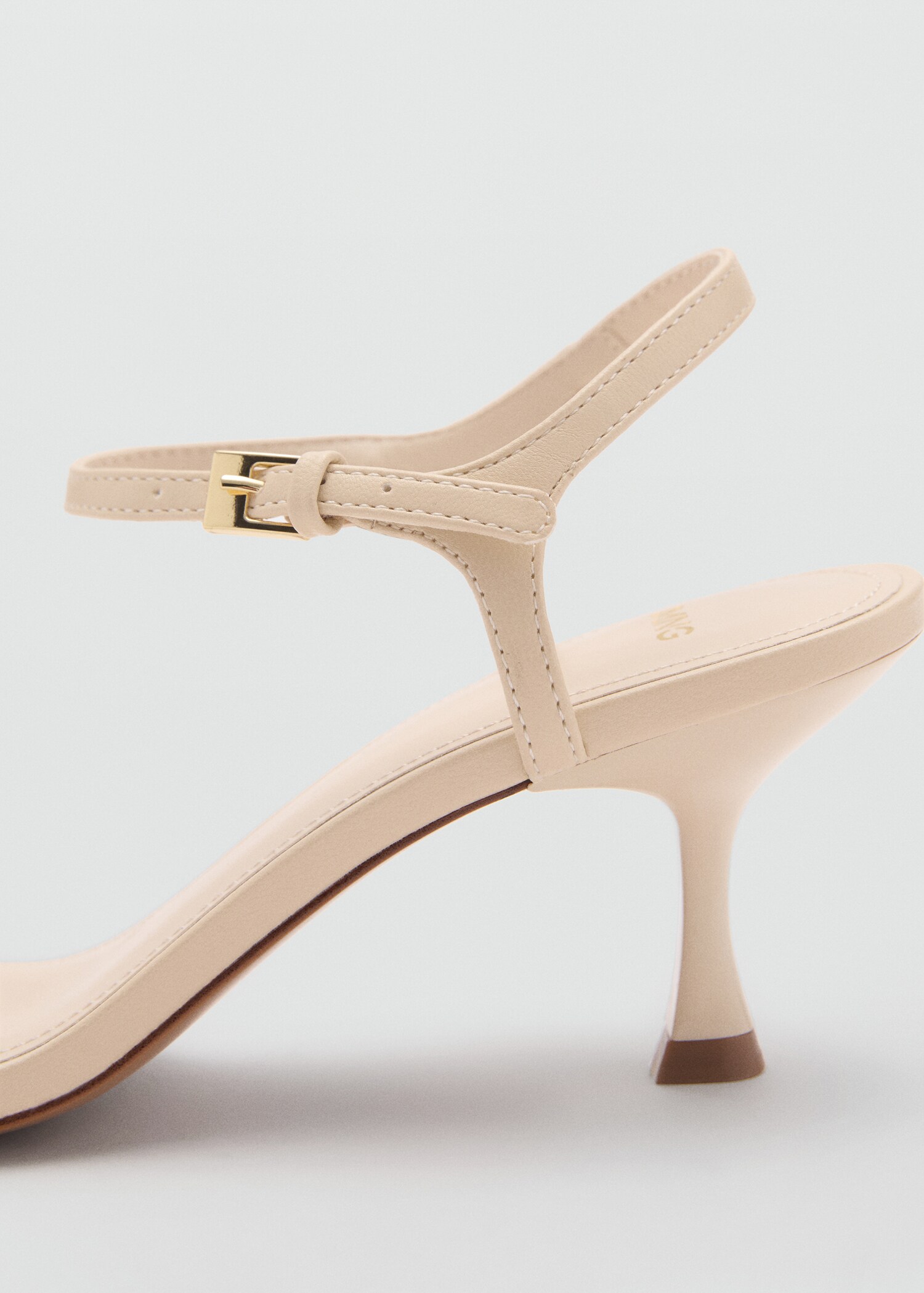 Kitten heel sandals with straps - Details of the article 1