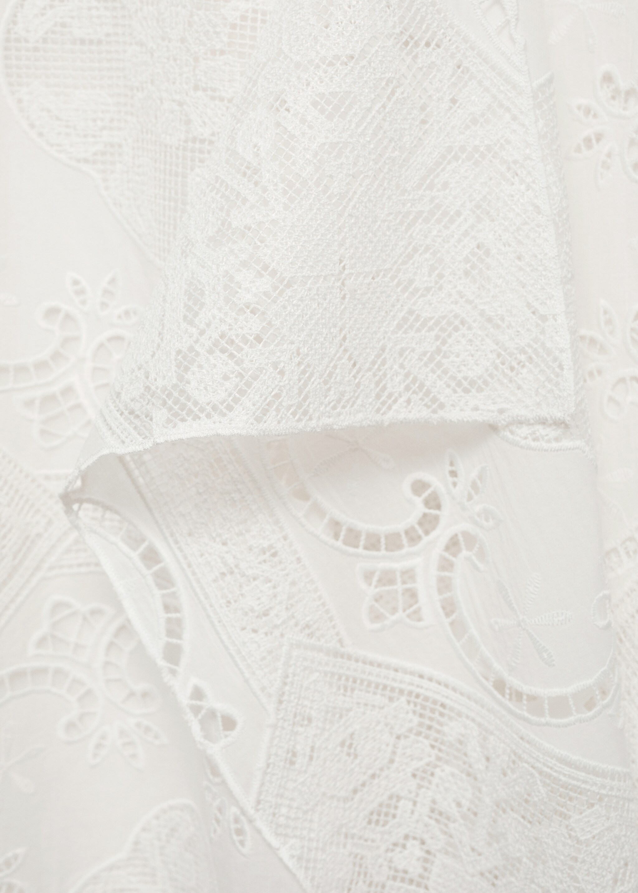 Vestido bordado assimétrico - Pormenor do artigo 8