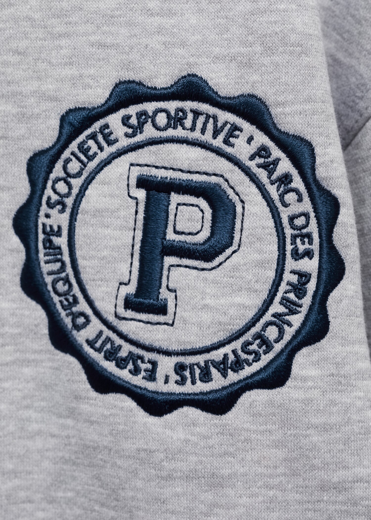 Baumwoll-Sweatshirt mit Stickdetail - Detail des Artikels 0