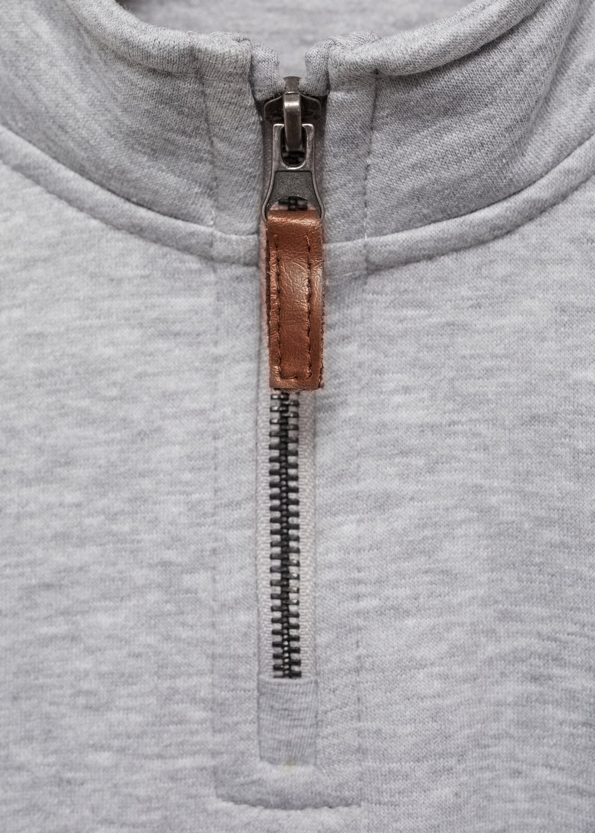 Baumwoll-Sweatshirt mit Stickdetail - Detail des Artikels 8, Mittelgrau meliert. Ref: 77022933-00.