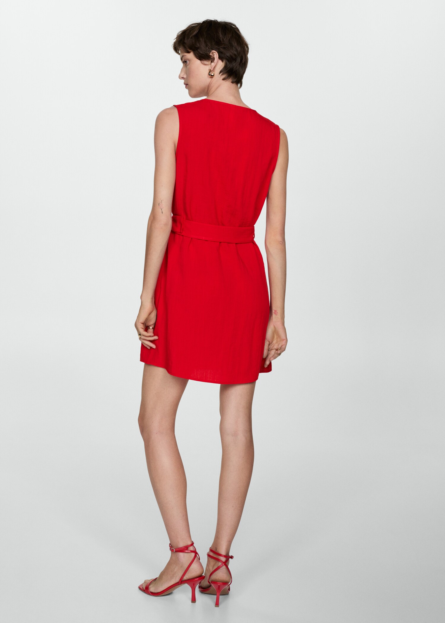 Dress with pockets and belt - Reverse of the article