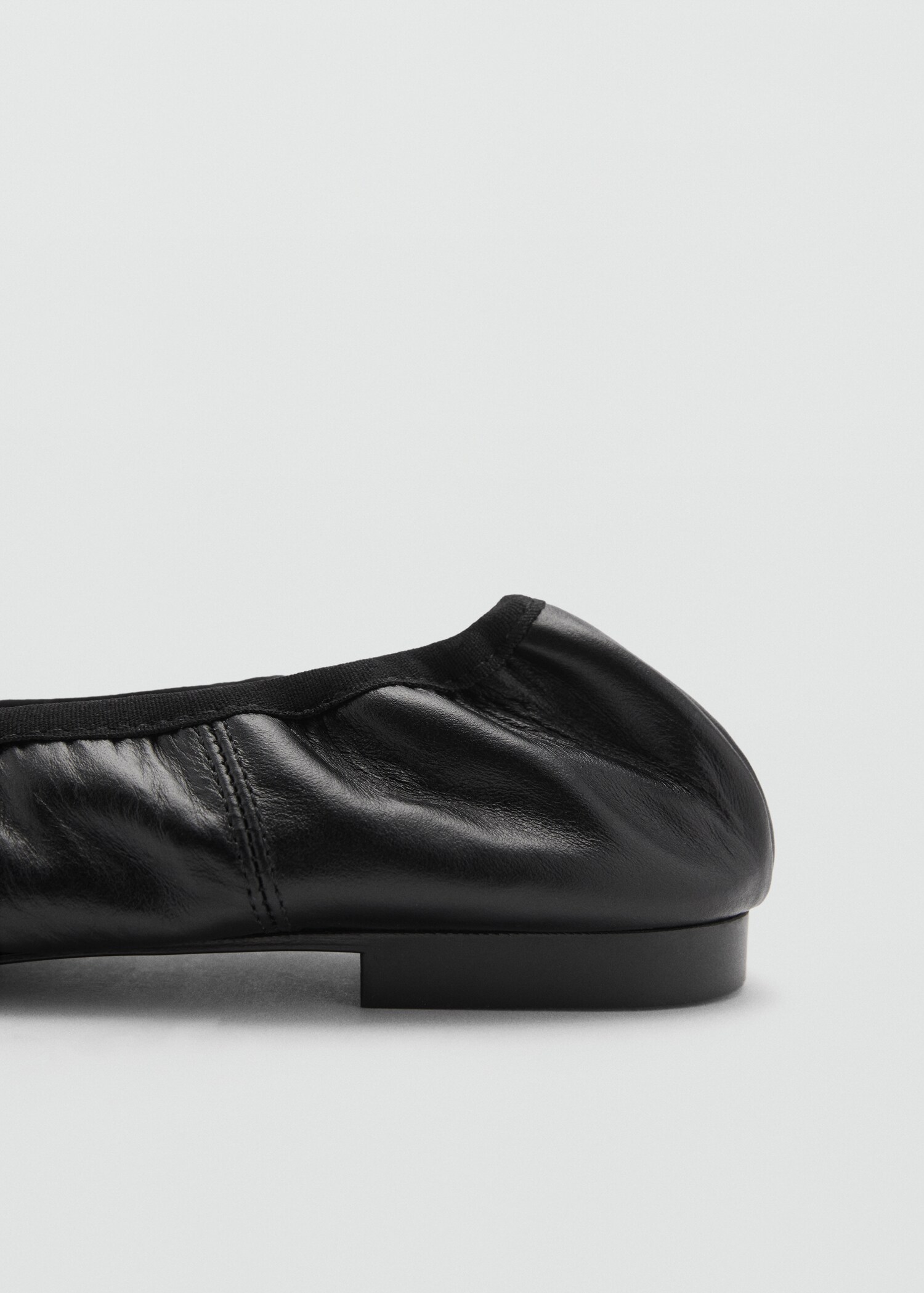 Leather ballet flats with bow - Details of the article 1