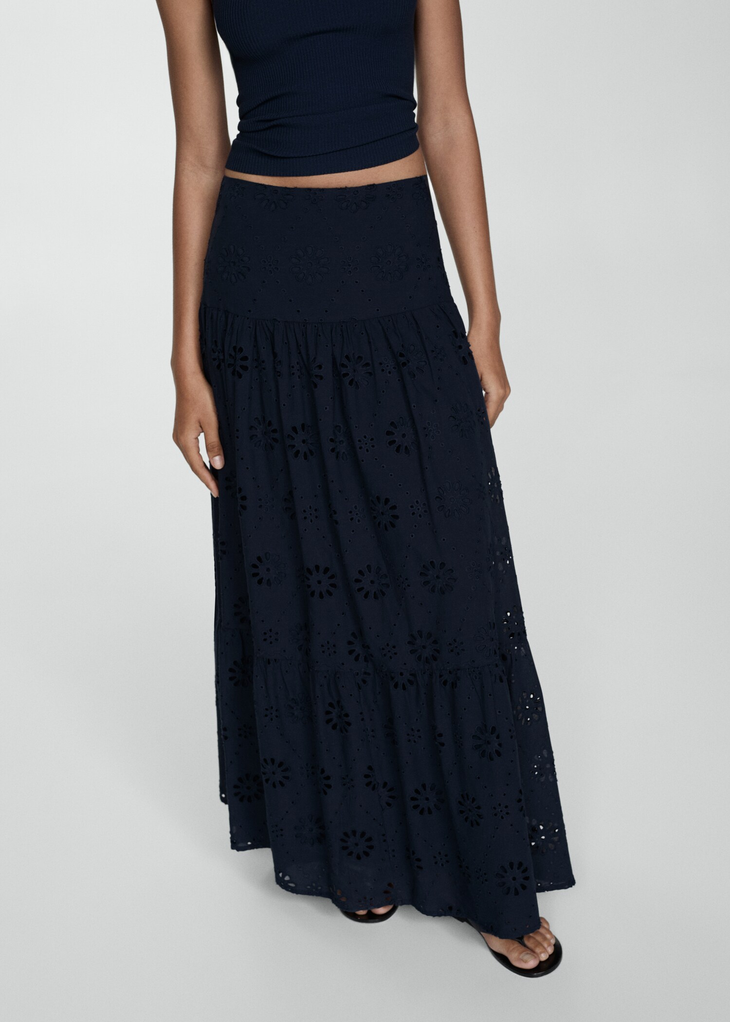 Katoenen rok met Zwitserse broderie - Middenvlak