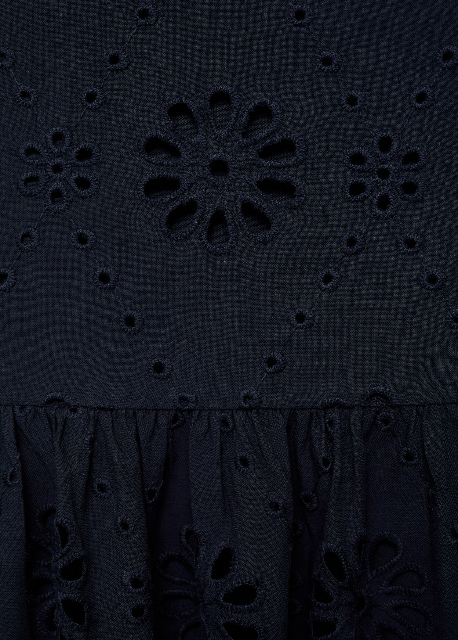 Katoenen rok met Zwitserse broderie - Detail van het artikel 8