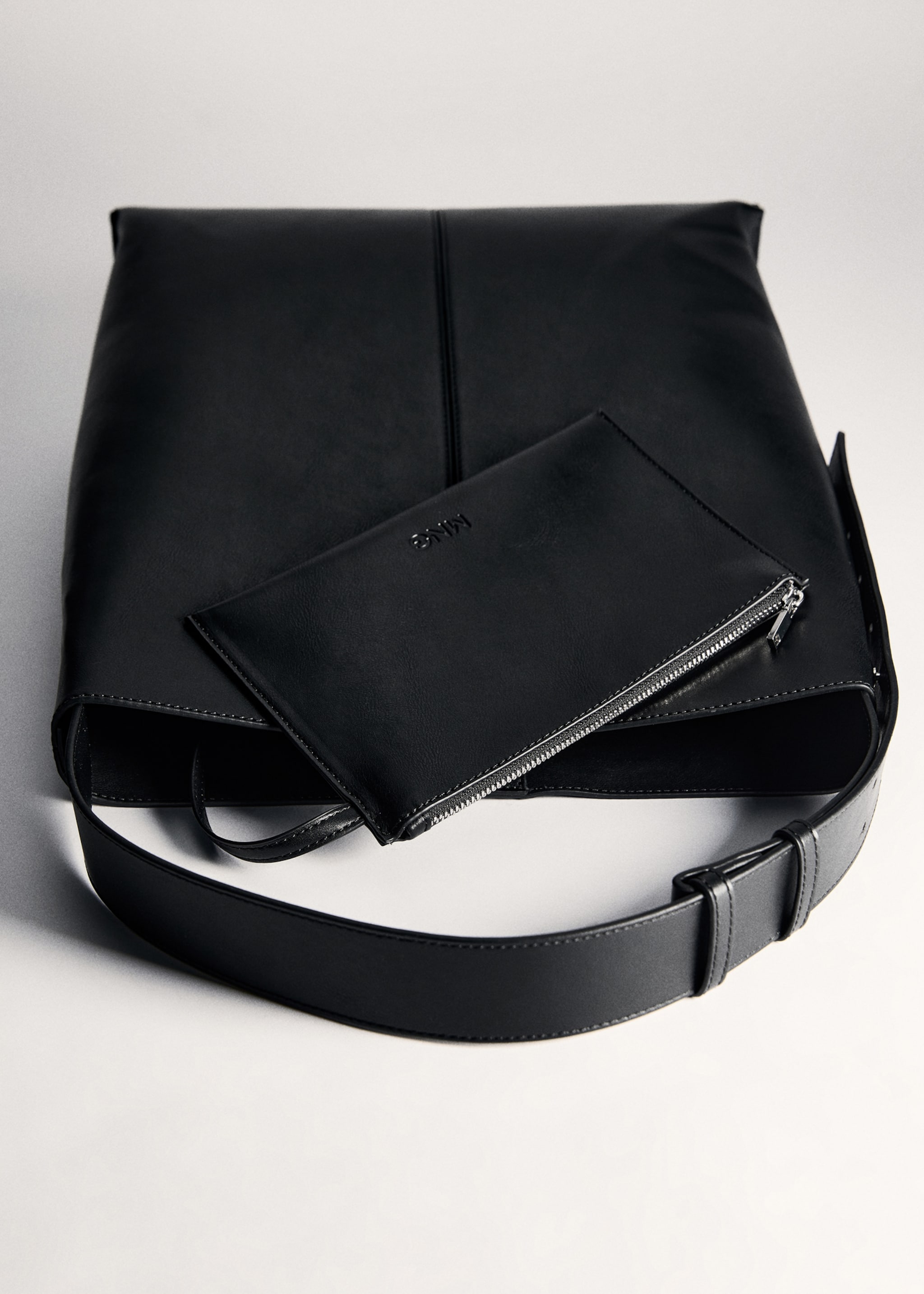 Short handle shopper bag - Details of the article 5, Black. Ref: 77024020-00.