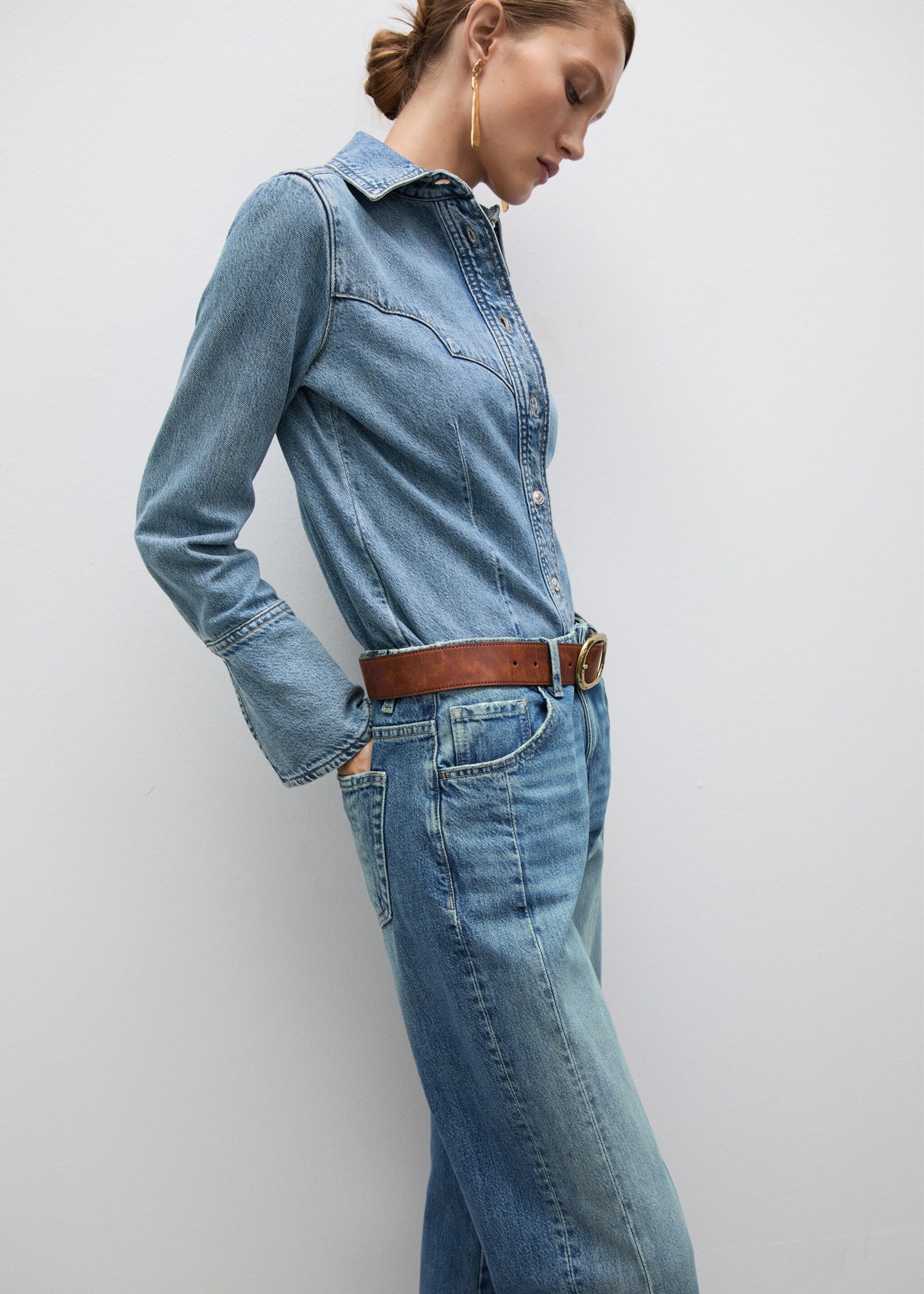 Skjorte i denim med sømmer - Artikkeldetalj 2, Halvblå. Ref: 77024039-00.
