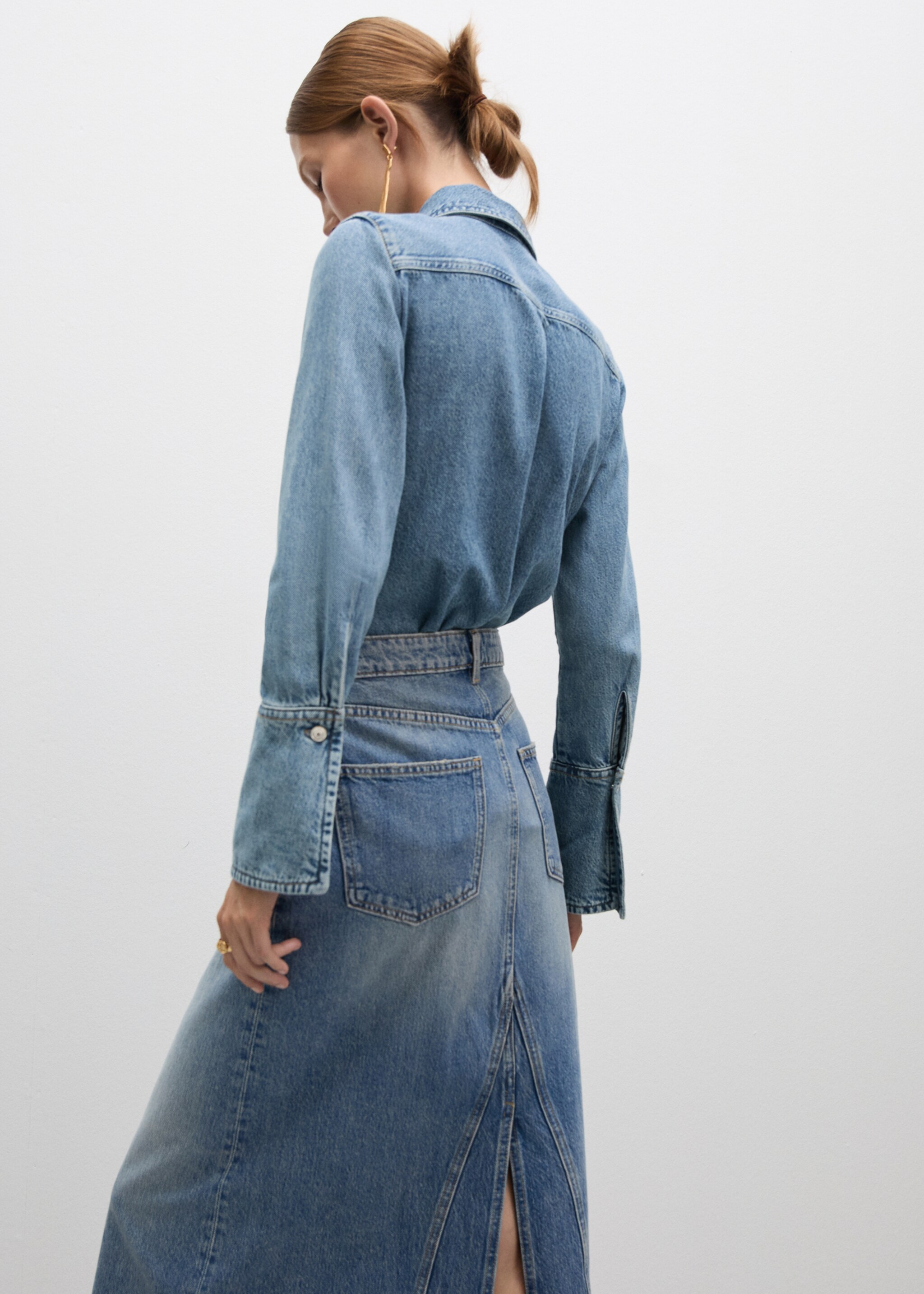 Skjorte i denim med sømmer - Baksiden av artikkelen, Halvblå. Ref: 77024039-00.